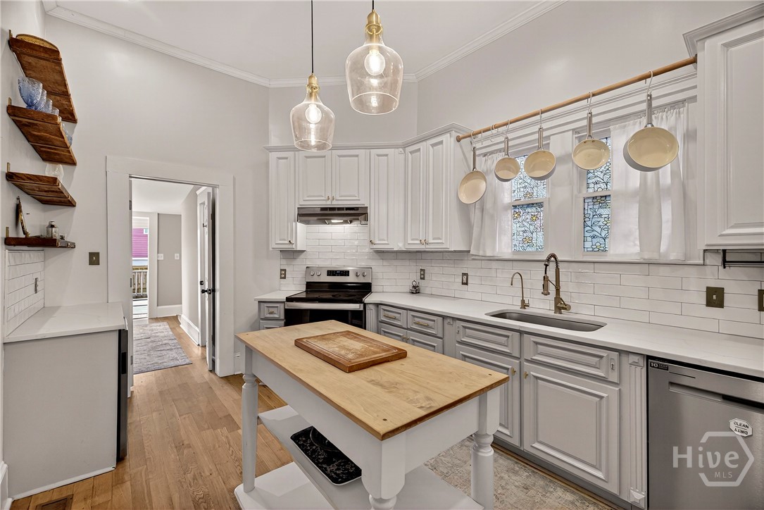 513 E Henry Street, Savannah, GA, 31401