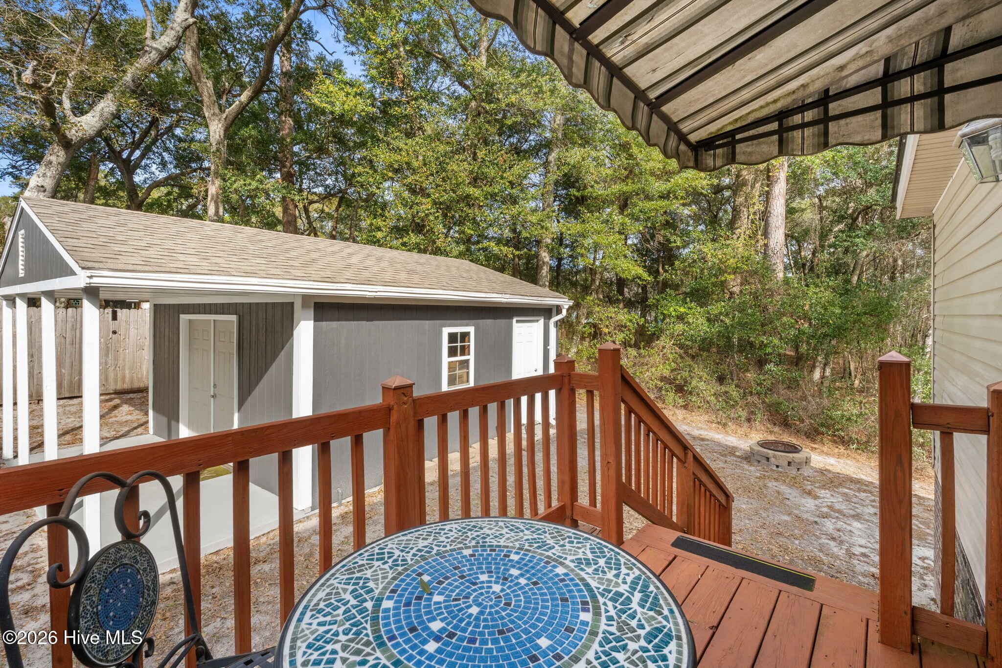 100548359 | Photo 35