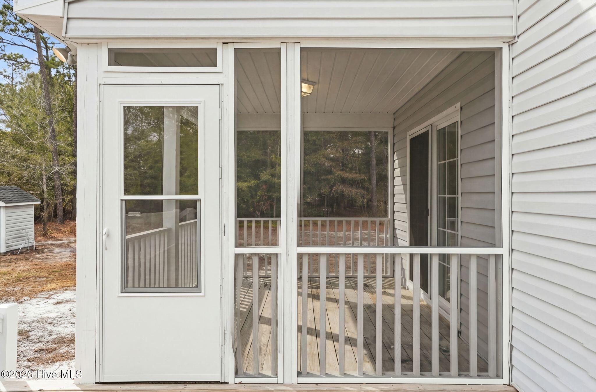 100557093 | Photo 61