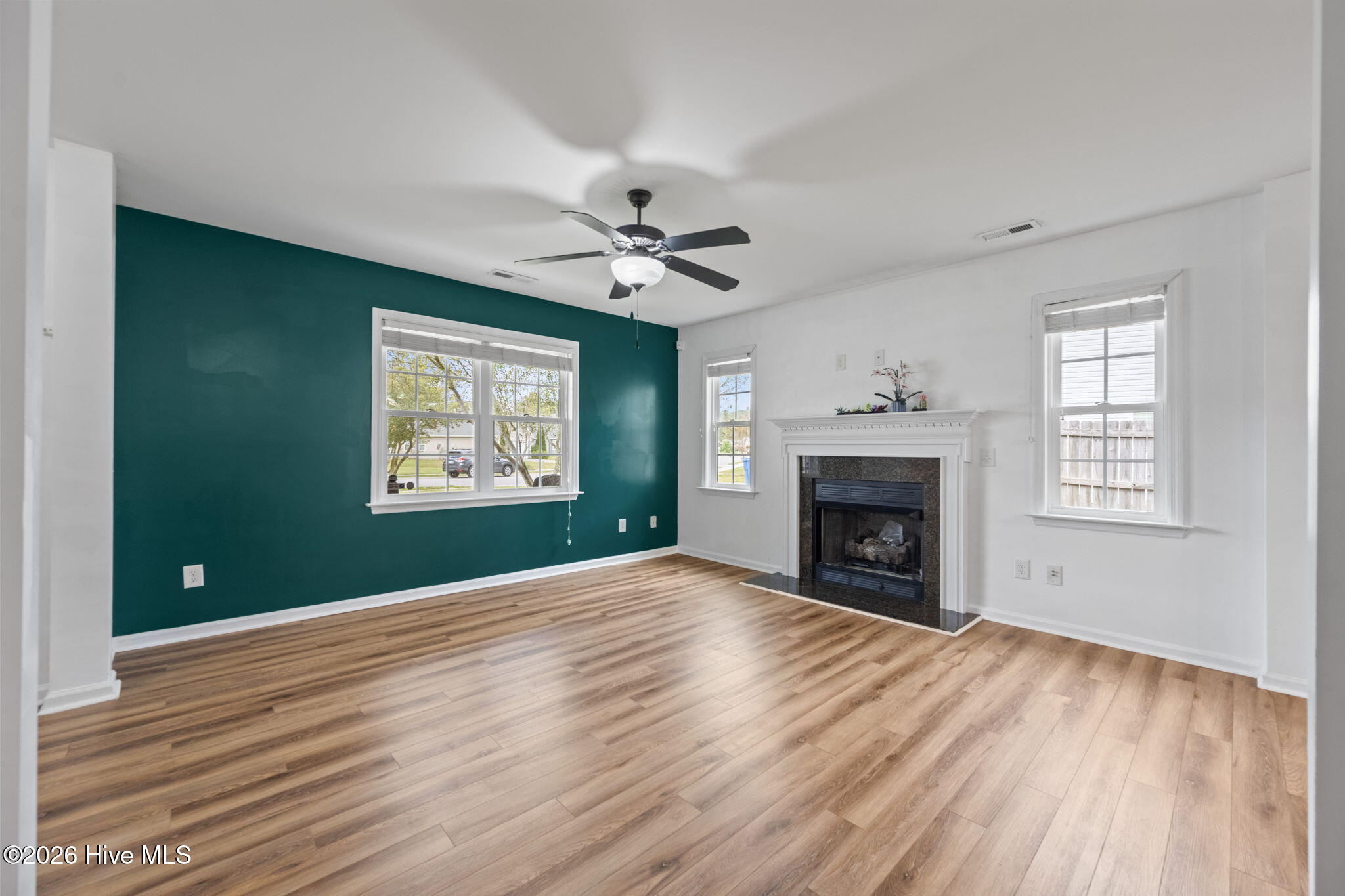 100565061 | Photo 10