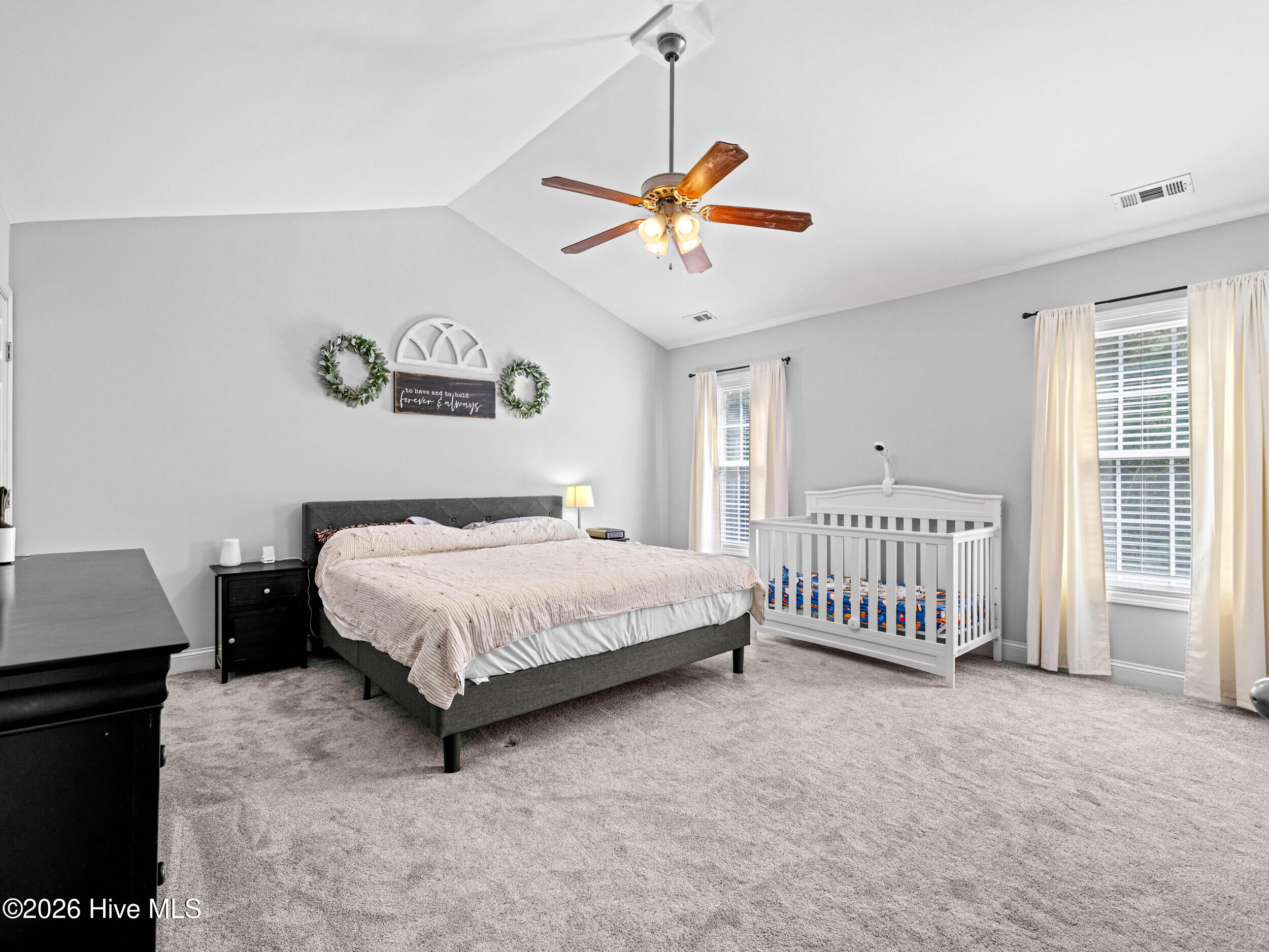 100566997 | Photo 30