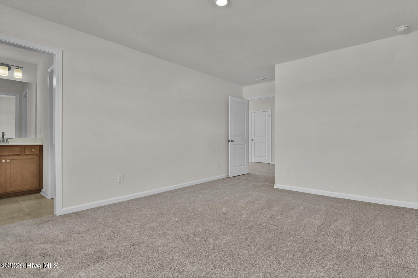 100551909 | Photo 27