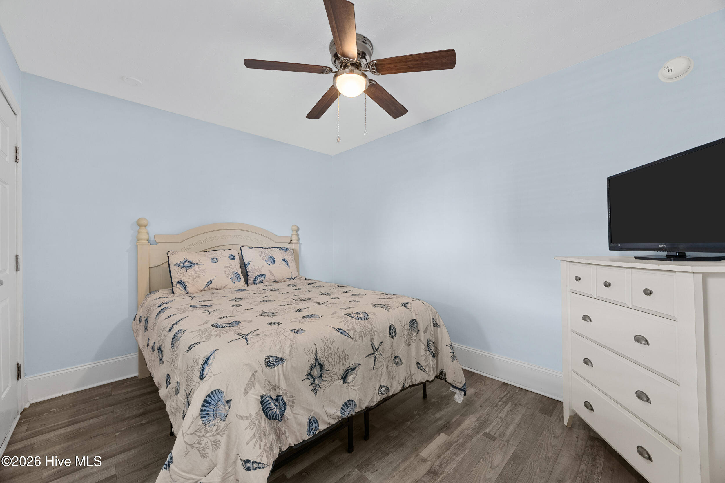 100552950 | Photo 26