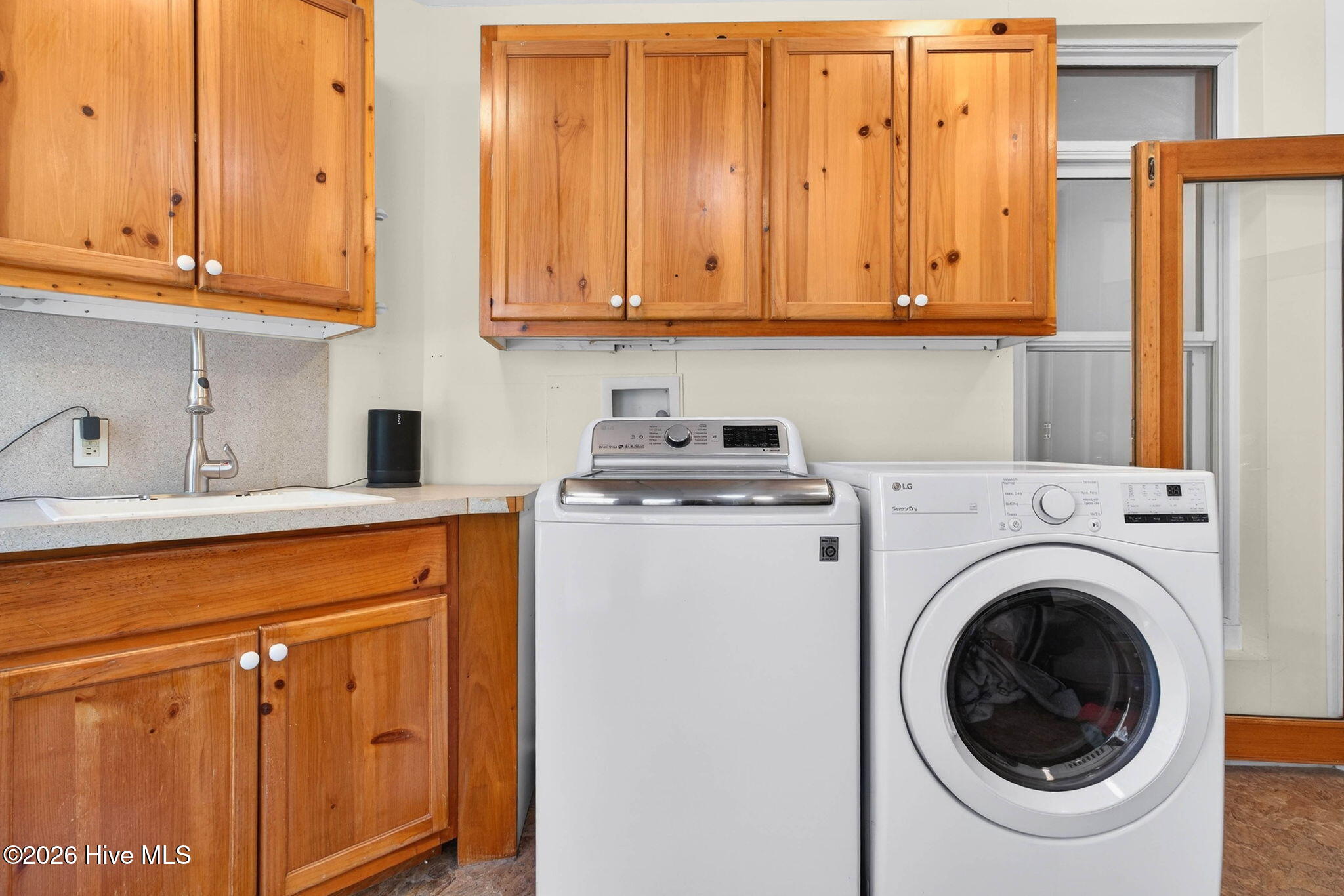 100564885 | Photo 49