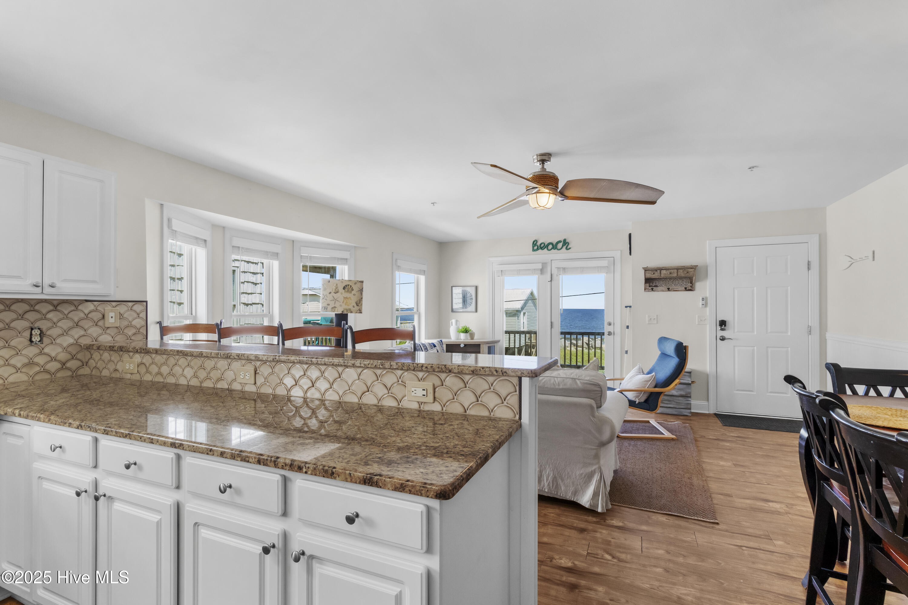 100516276 | Photo 10