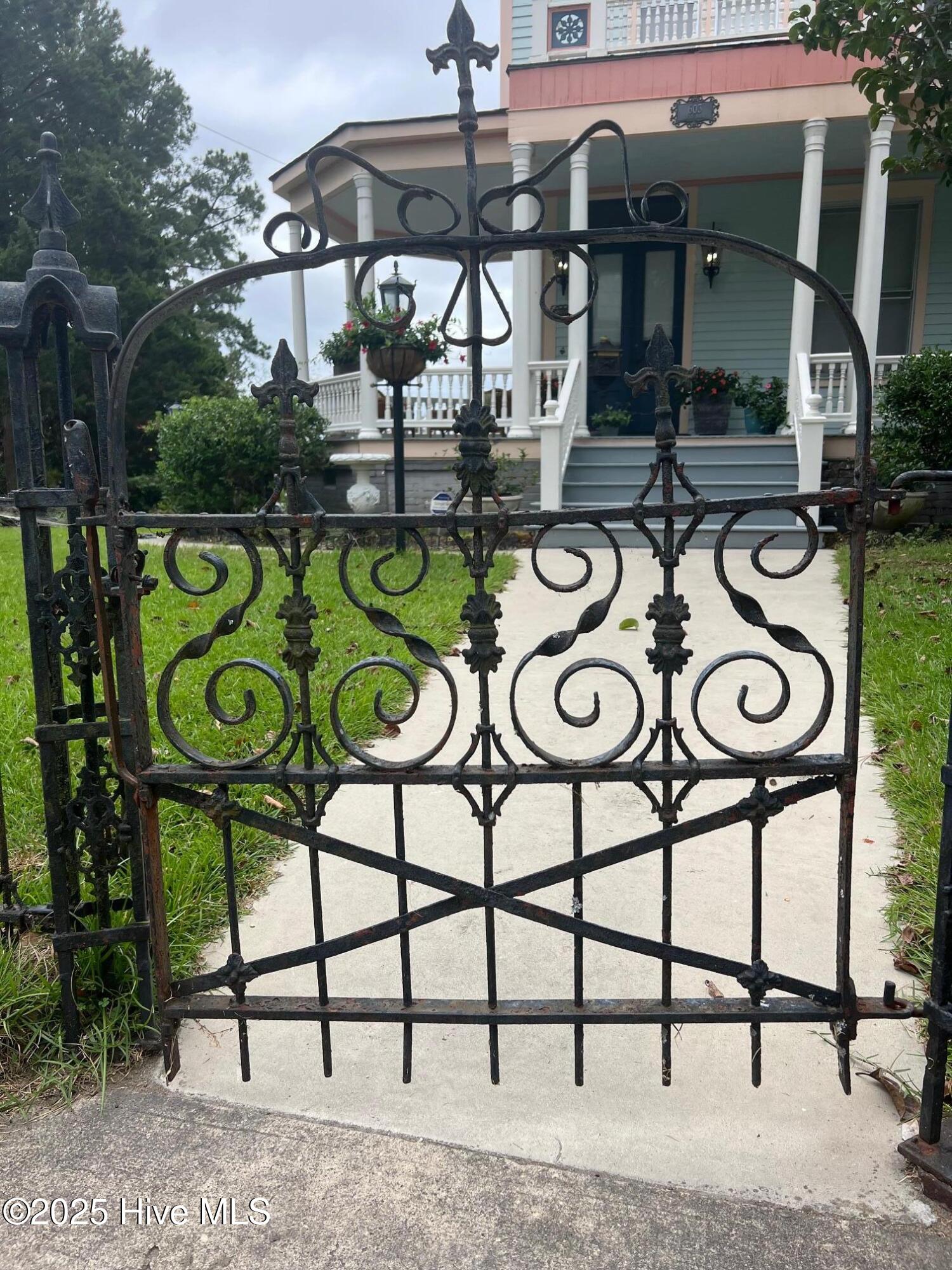 Homes for sale in Washington, NC | 603 W Main St, Washington, NC 27889 | MLS# 100530242