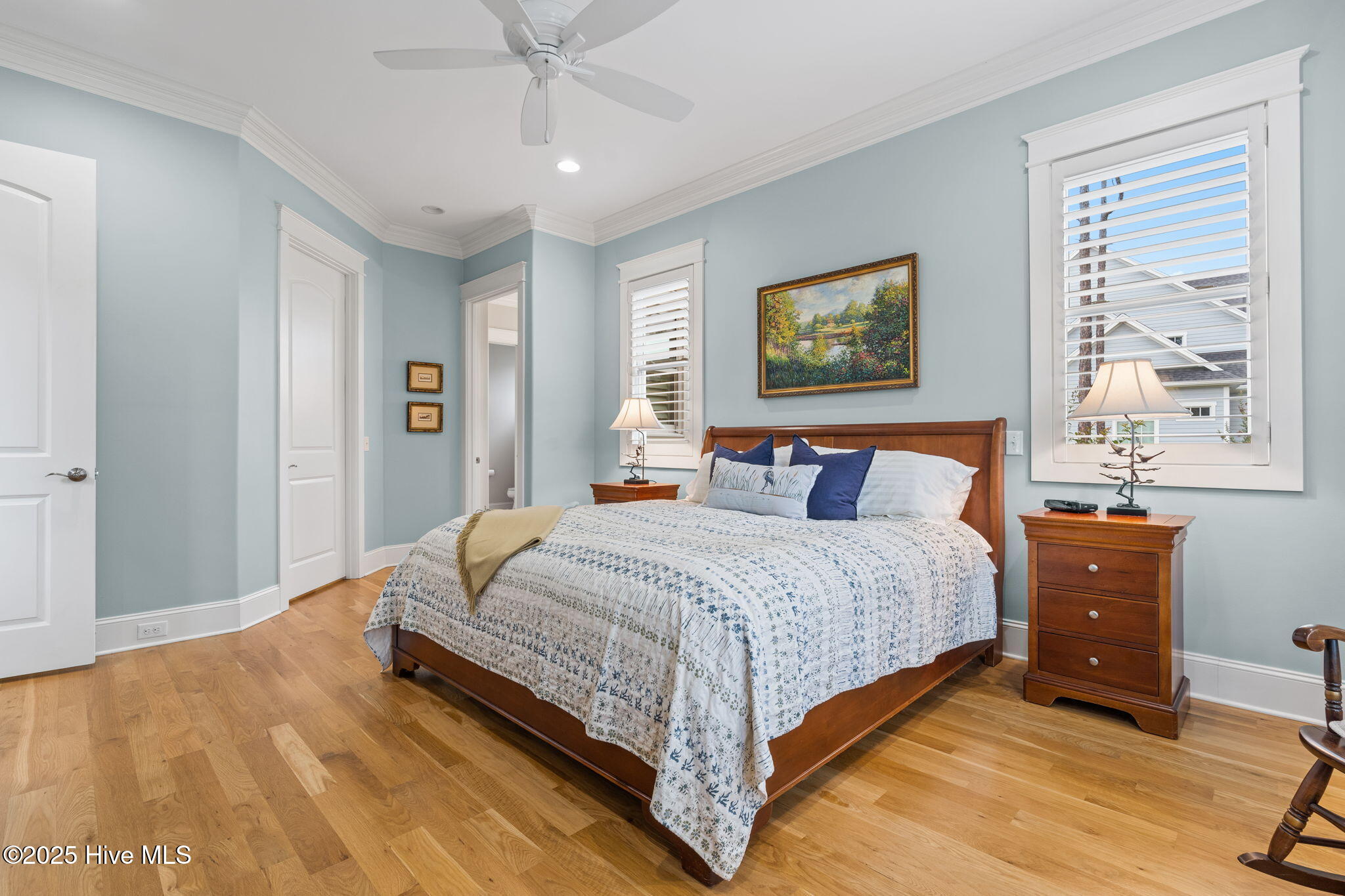 100562401 | Photo 44