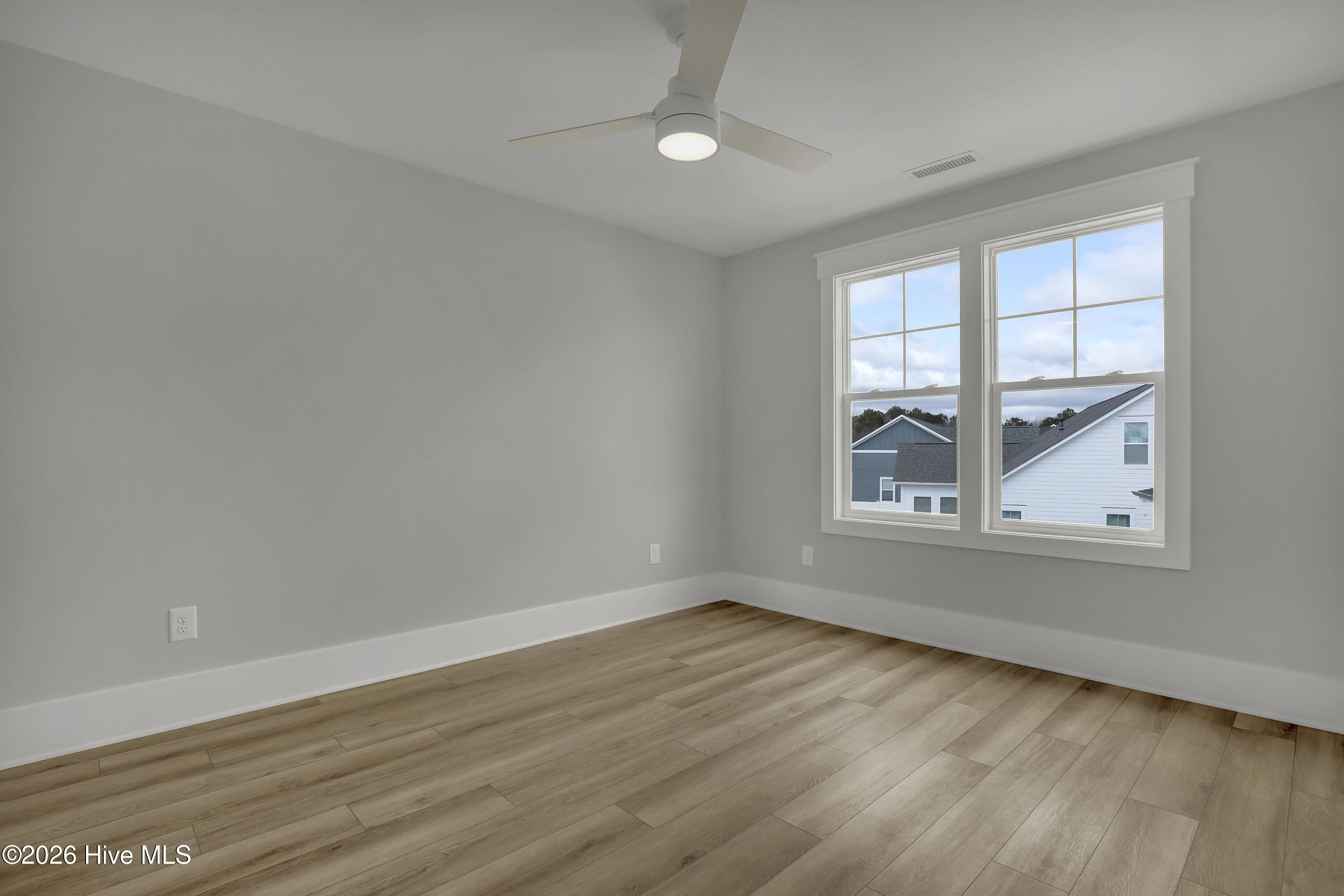 100534005 | Photo 30