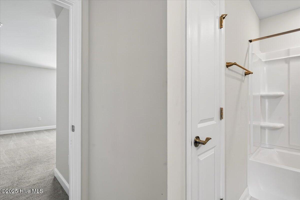 100532421 | Photo 32