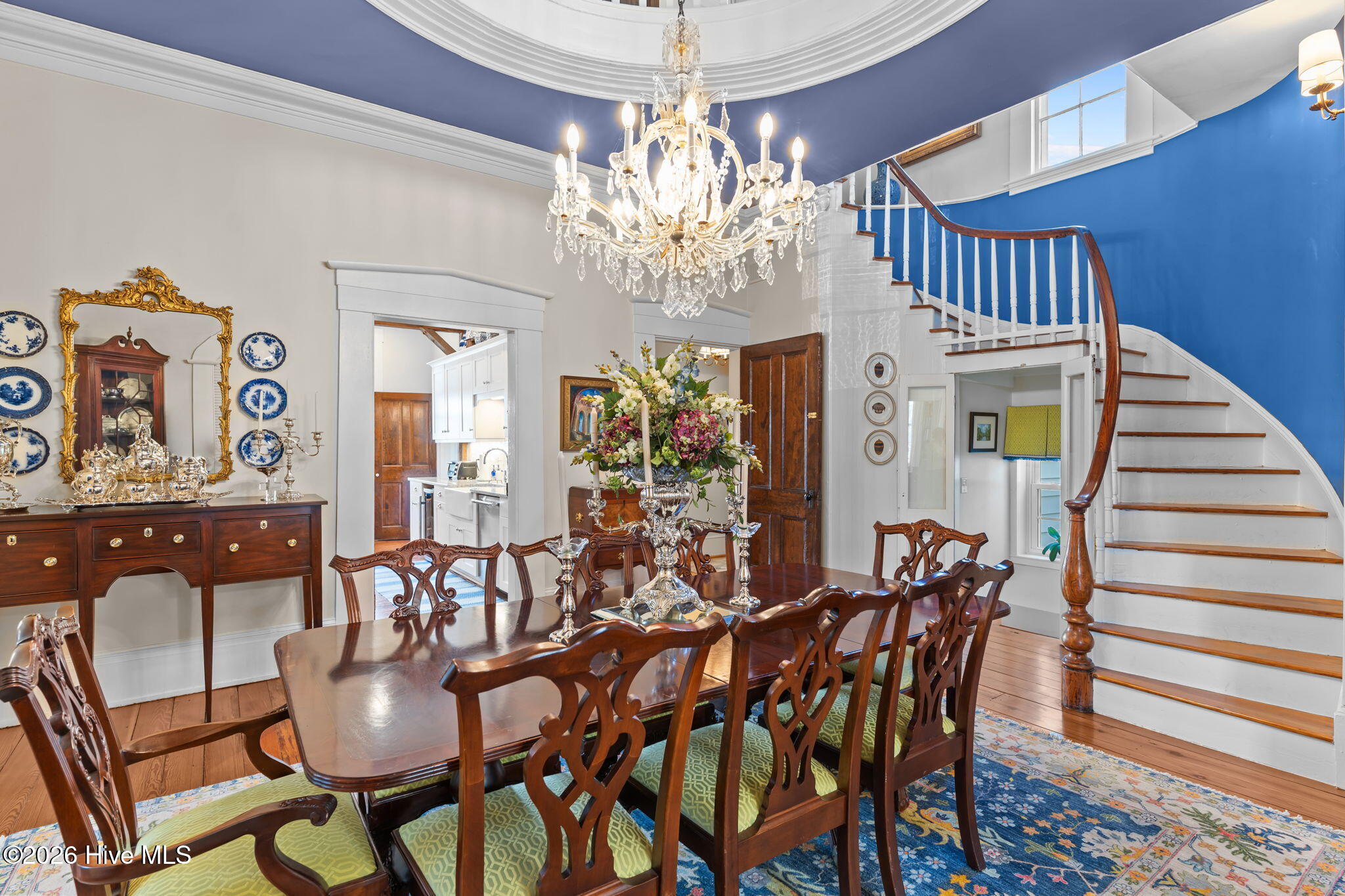 100562122 | Photo 30