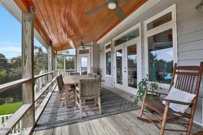 100533910 | Photo 31