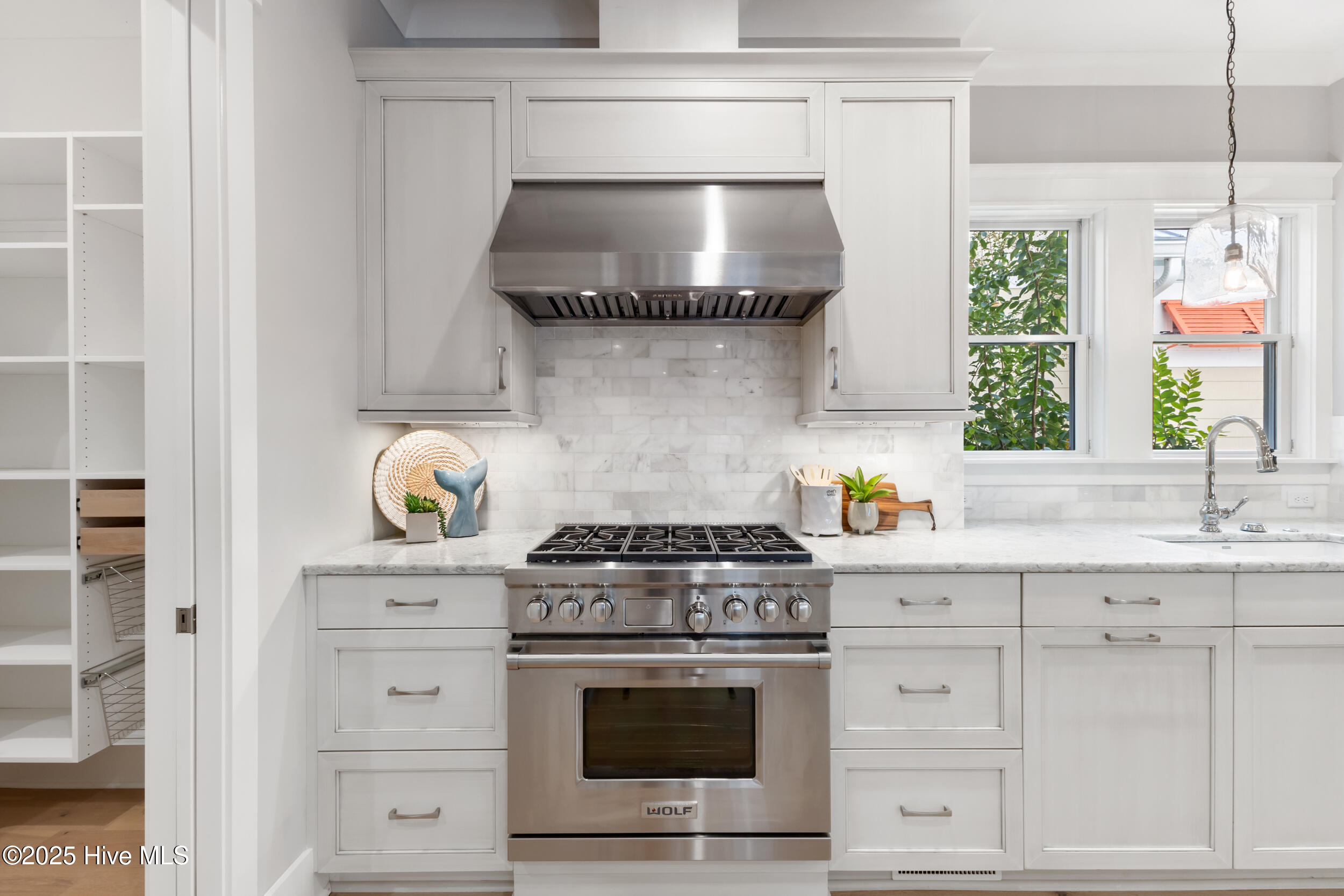 100535952 | Photo 26