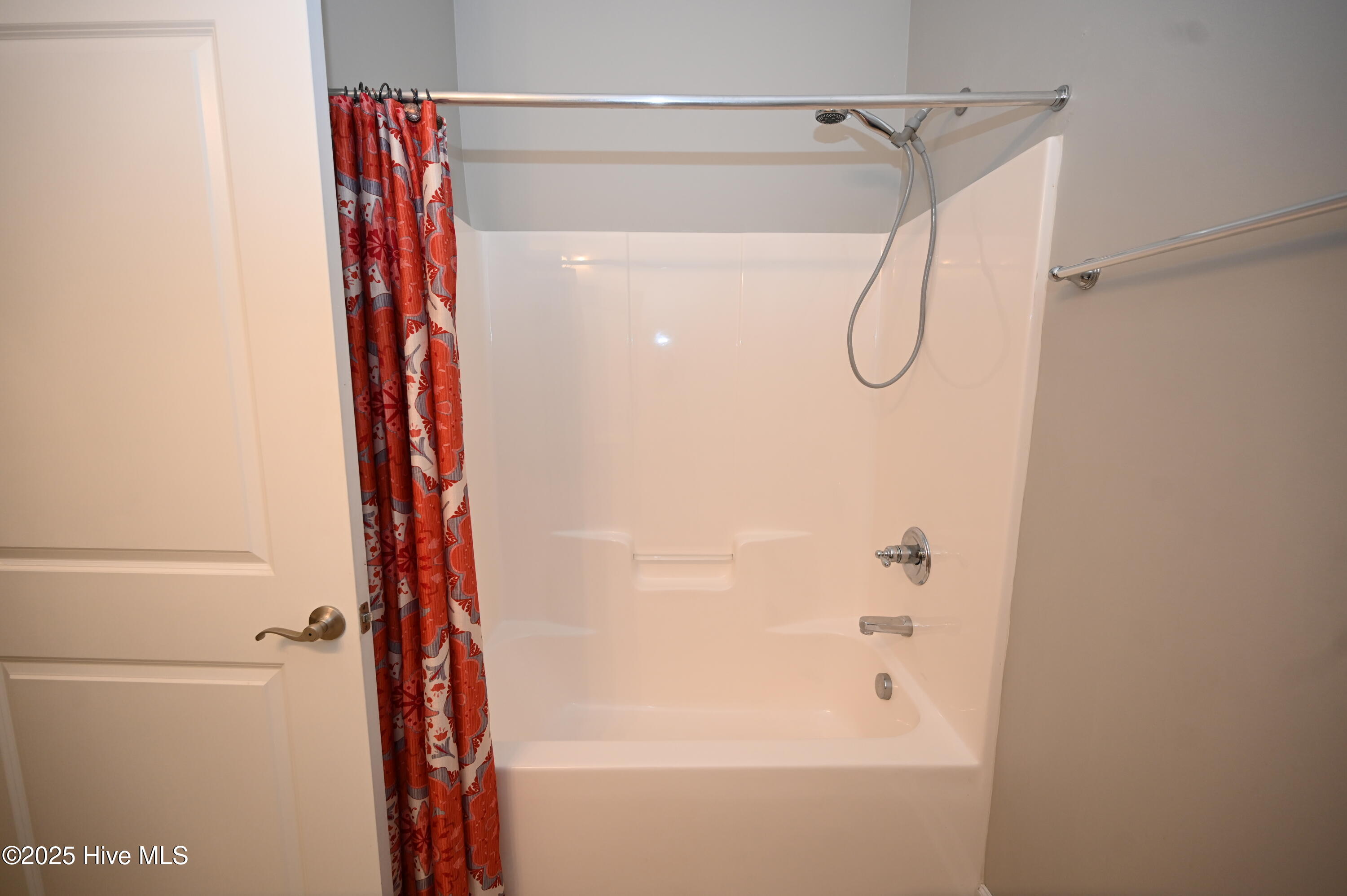 100547071 | Photo 23