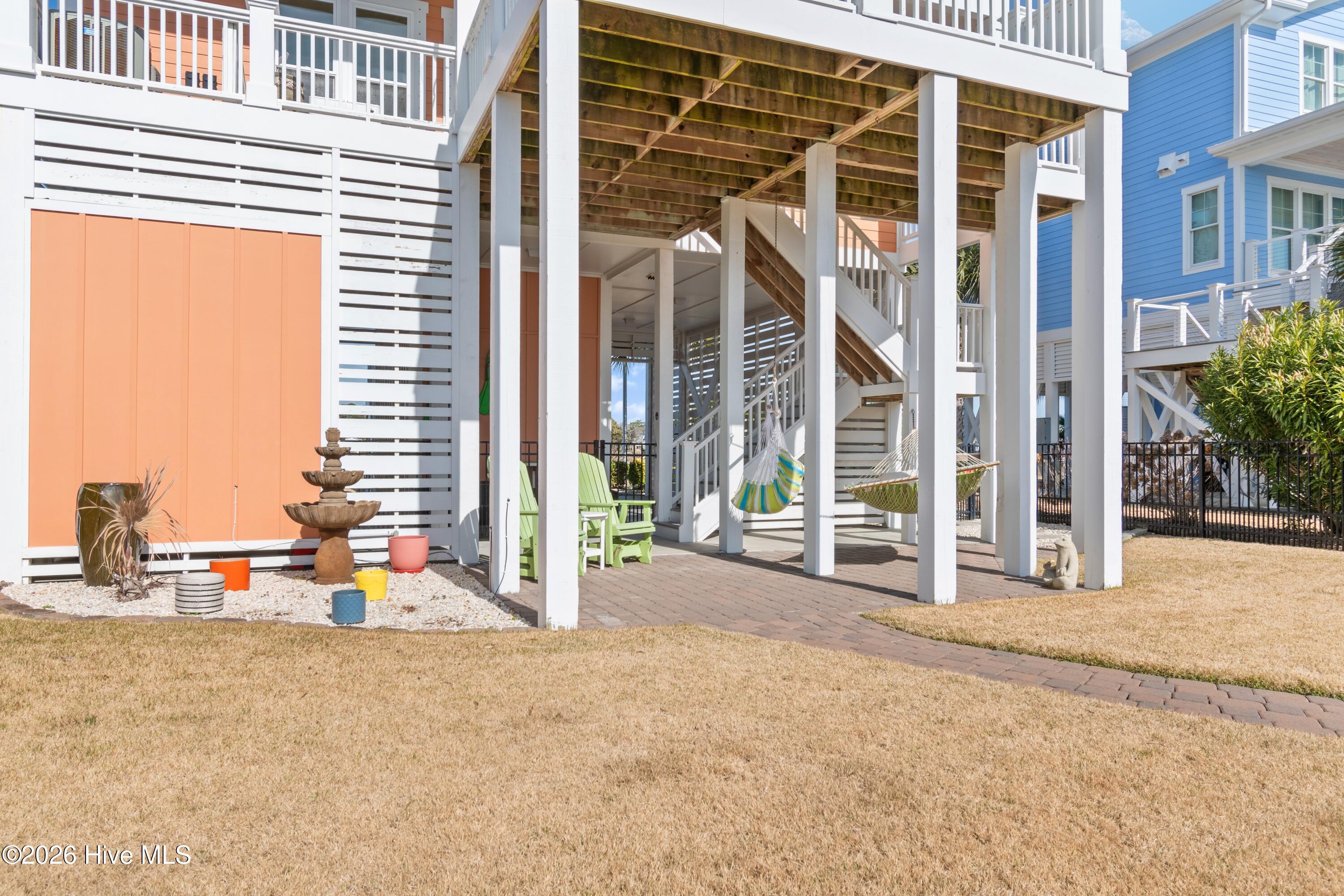 100547870 | Photo 61