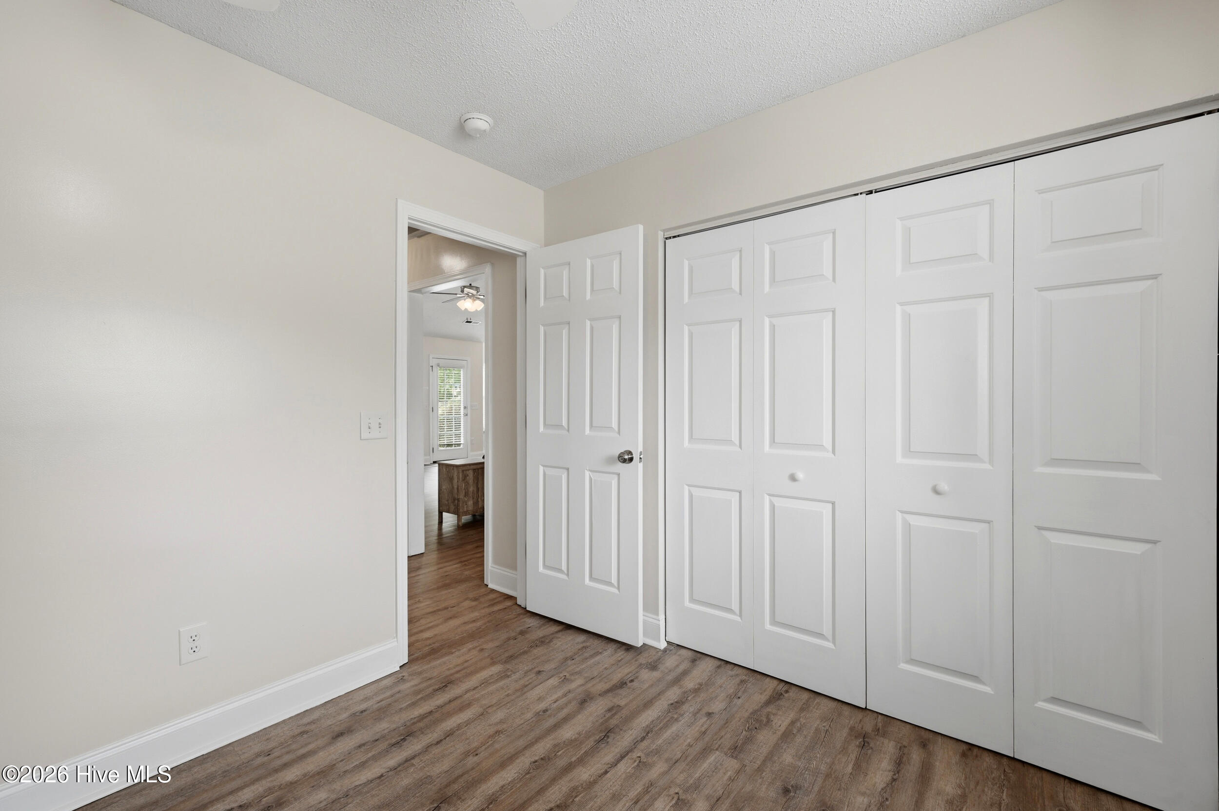 100565195 | Photo 27