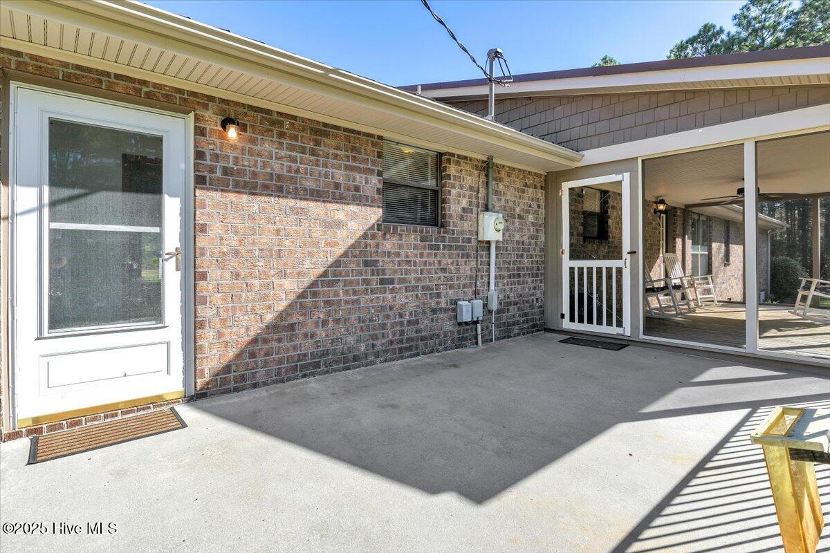 100568309 | Photo 63