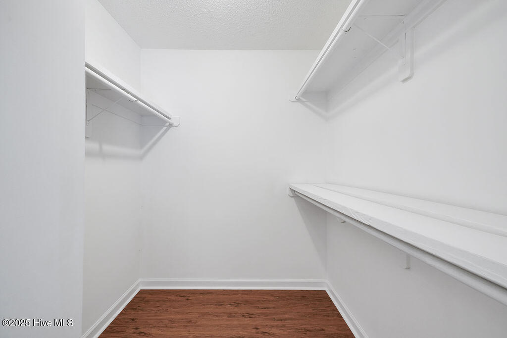 100532776 | Photo 28