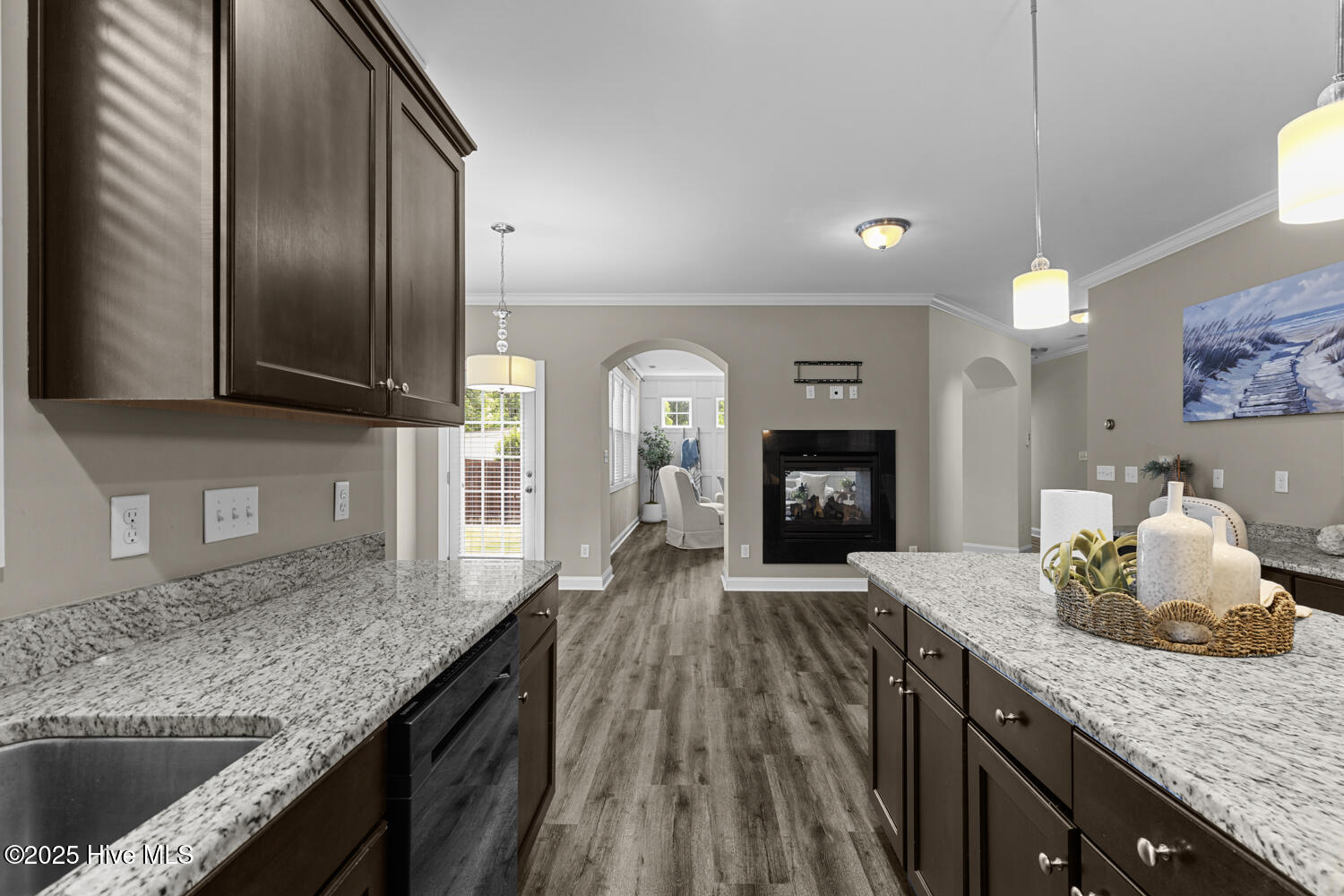 100538409 | Photo 17