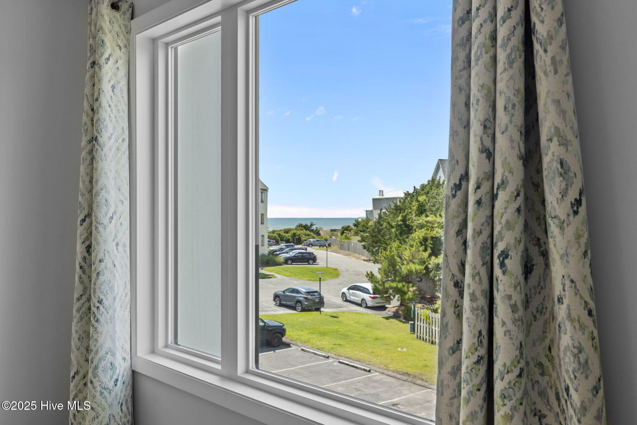 100518797 | Photo 26