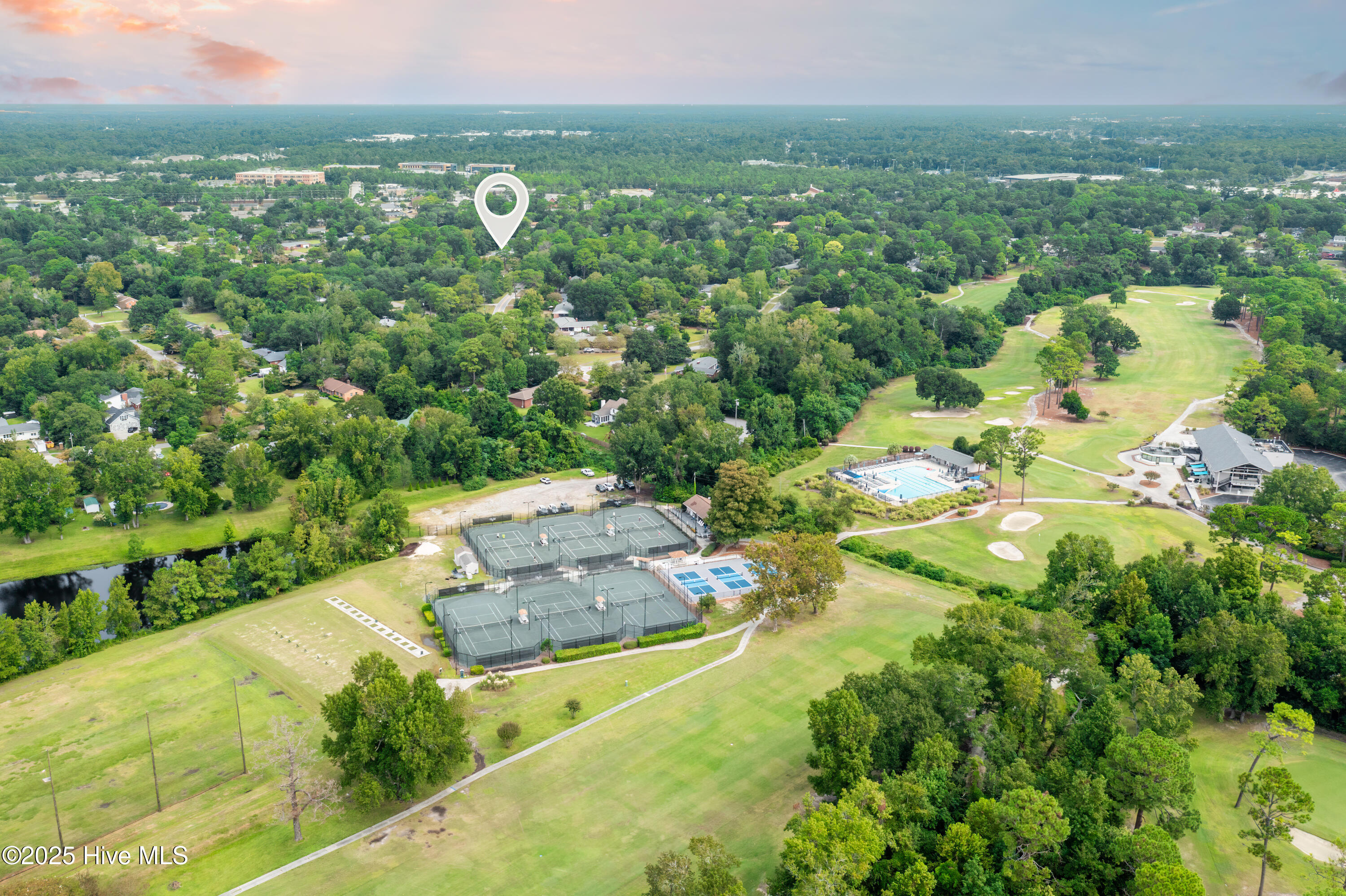 100549318 | Photo 35