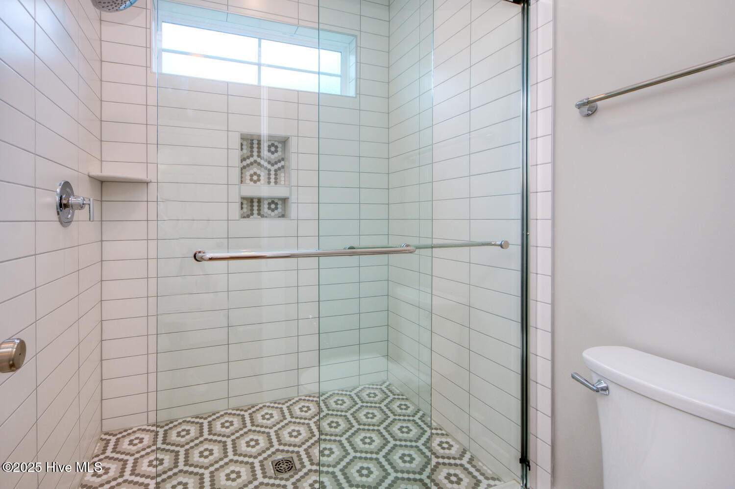 100502884 | Photo 26