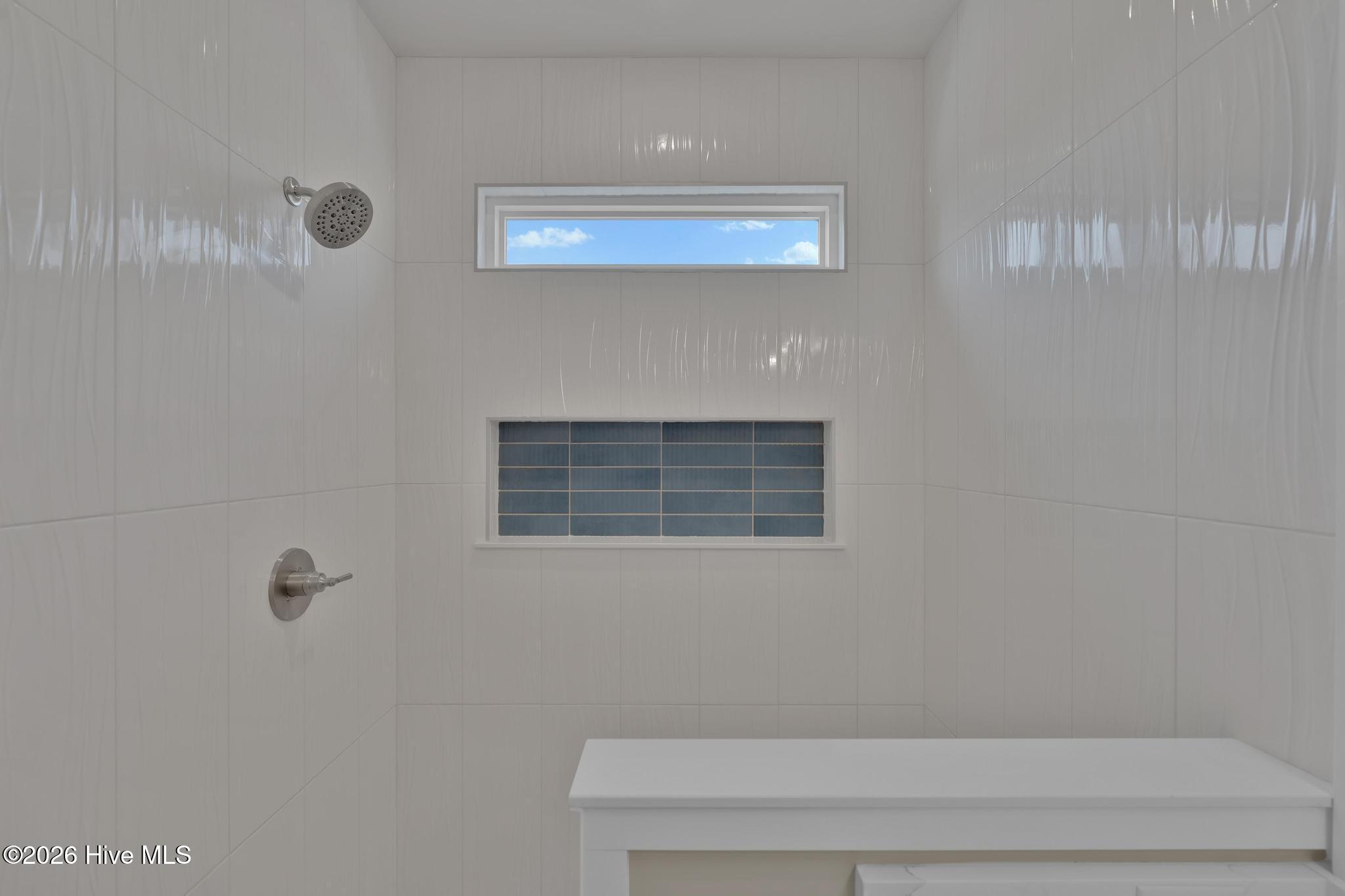 100549638 | Photo 20