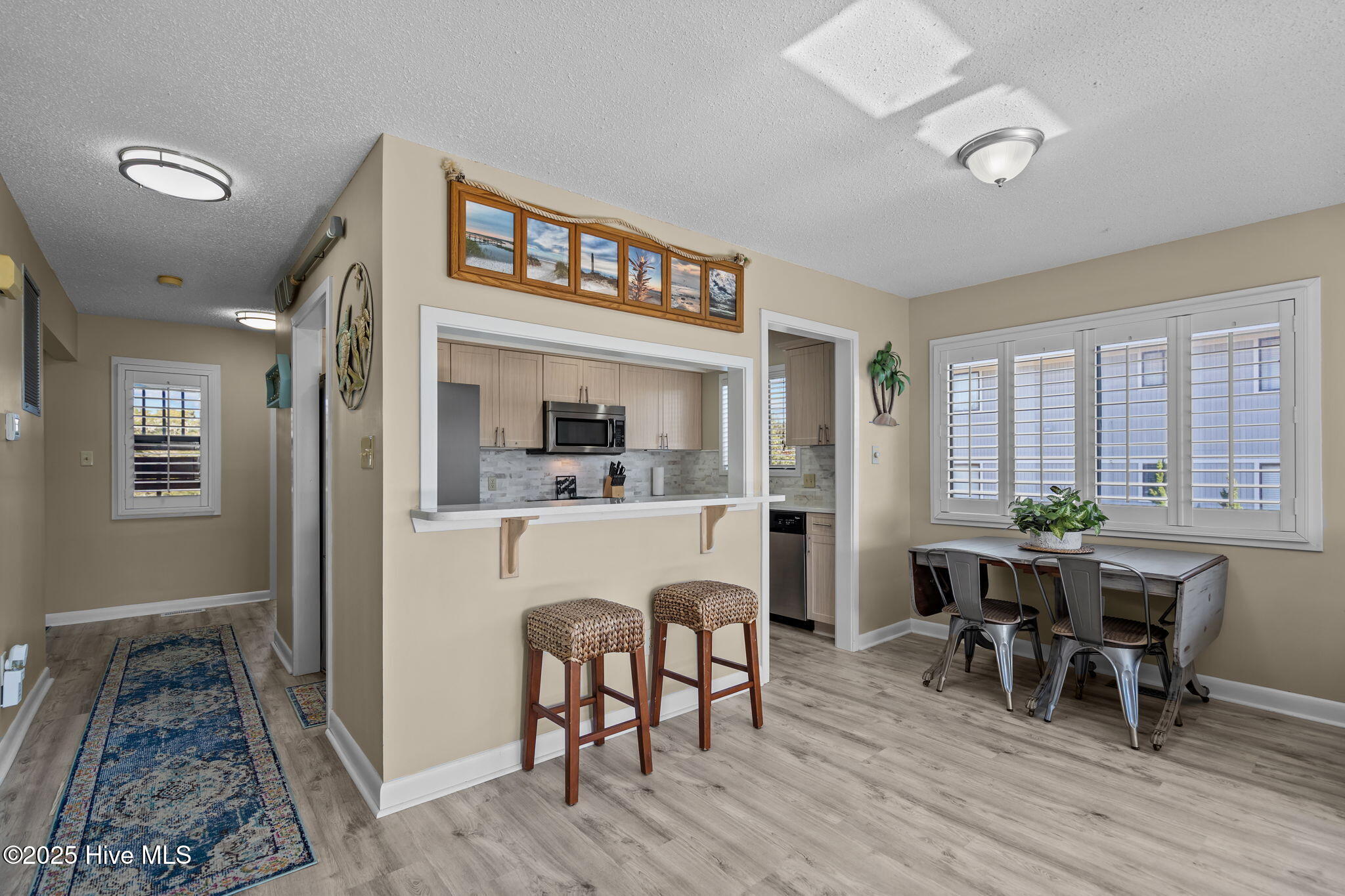 100541218 | Photo 18