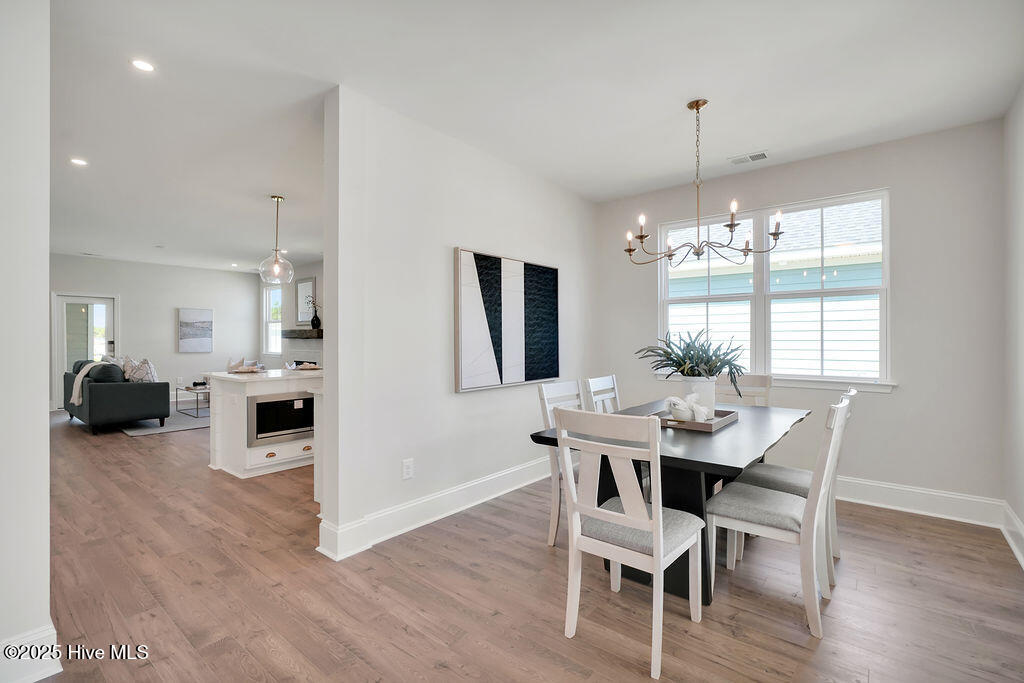 100485290 | Photo 10