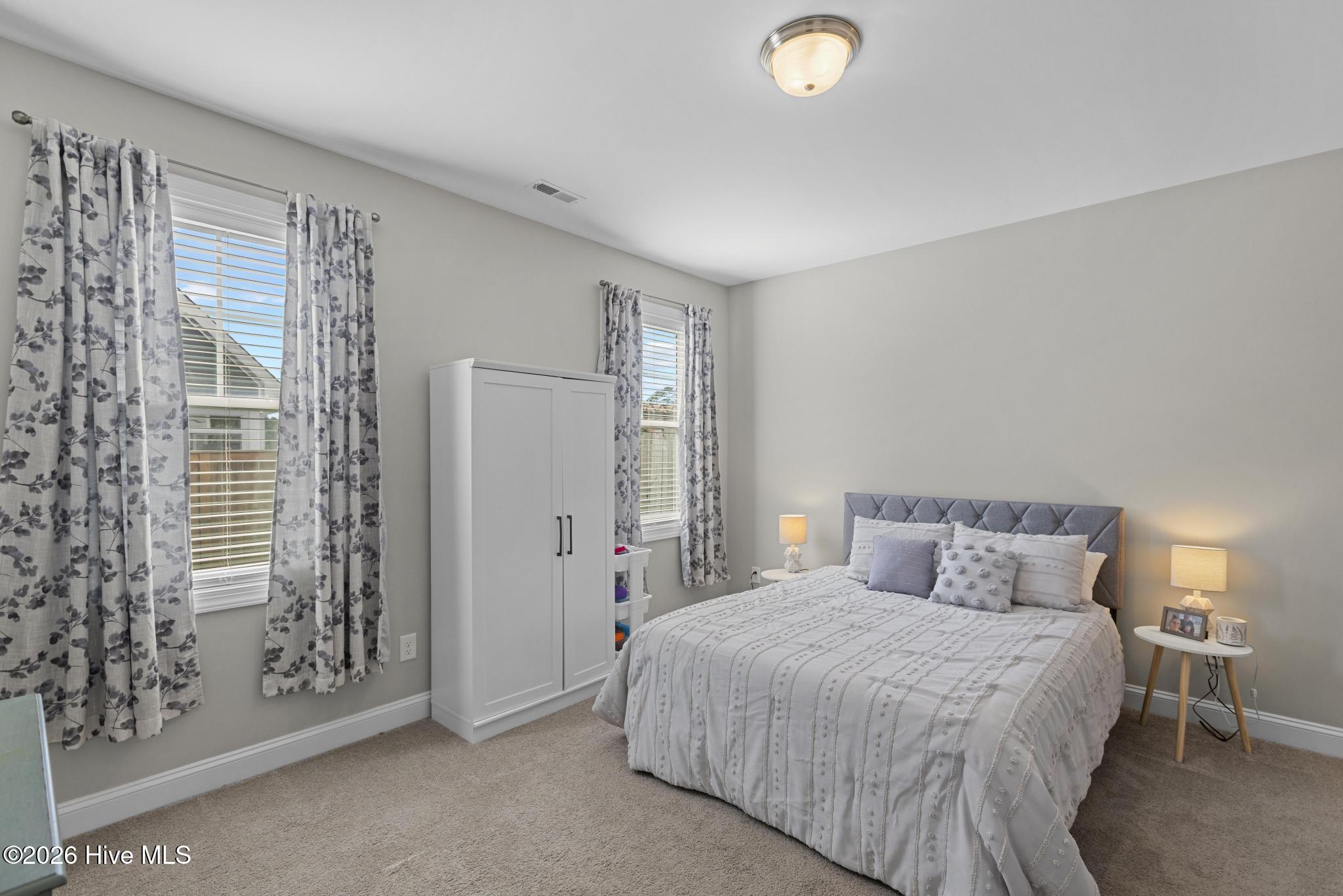 100557095 | Photo 19