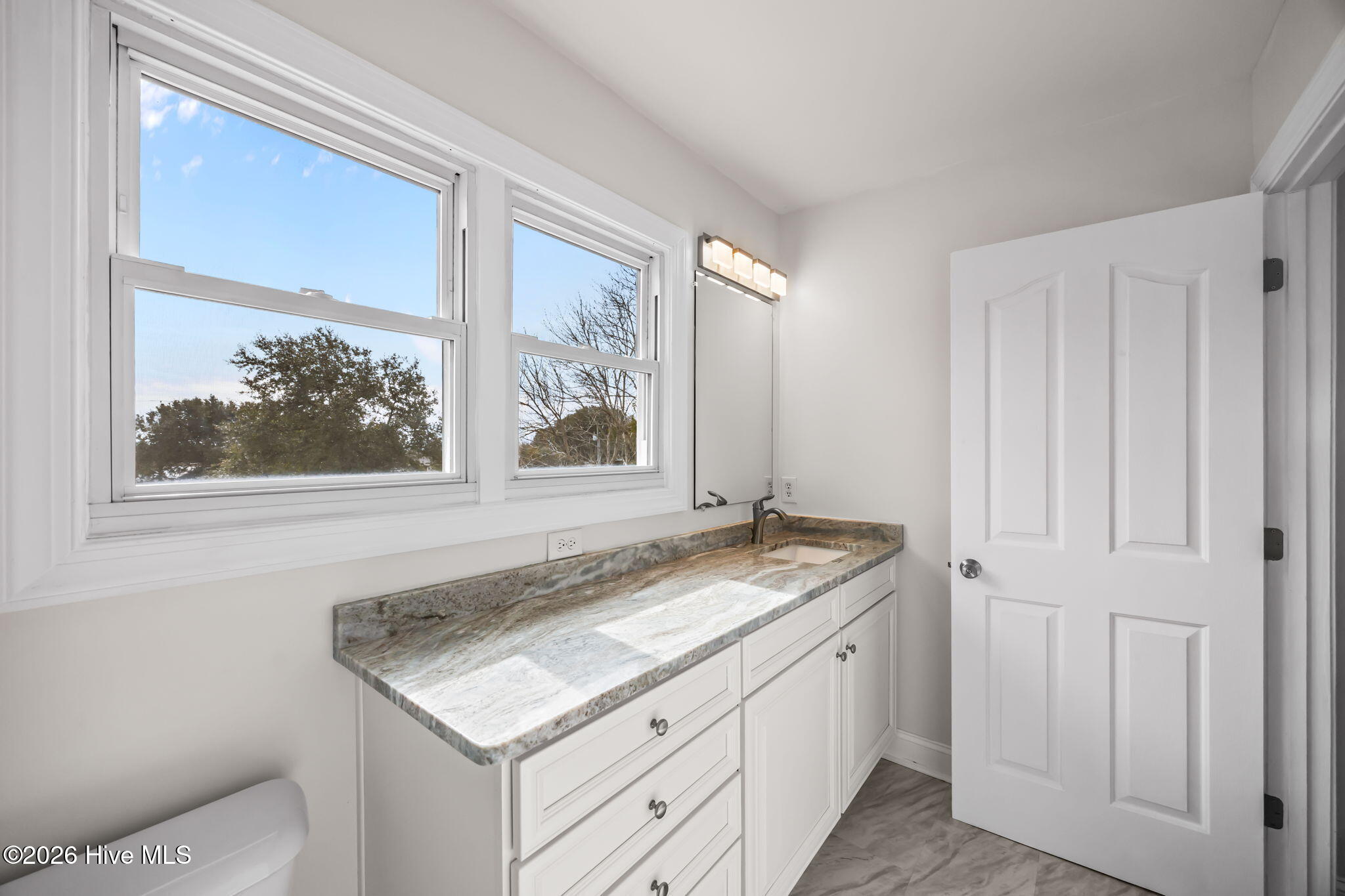 100557561 | Photo 19