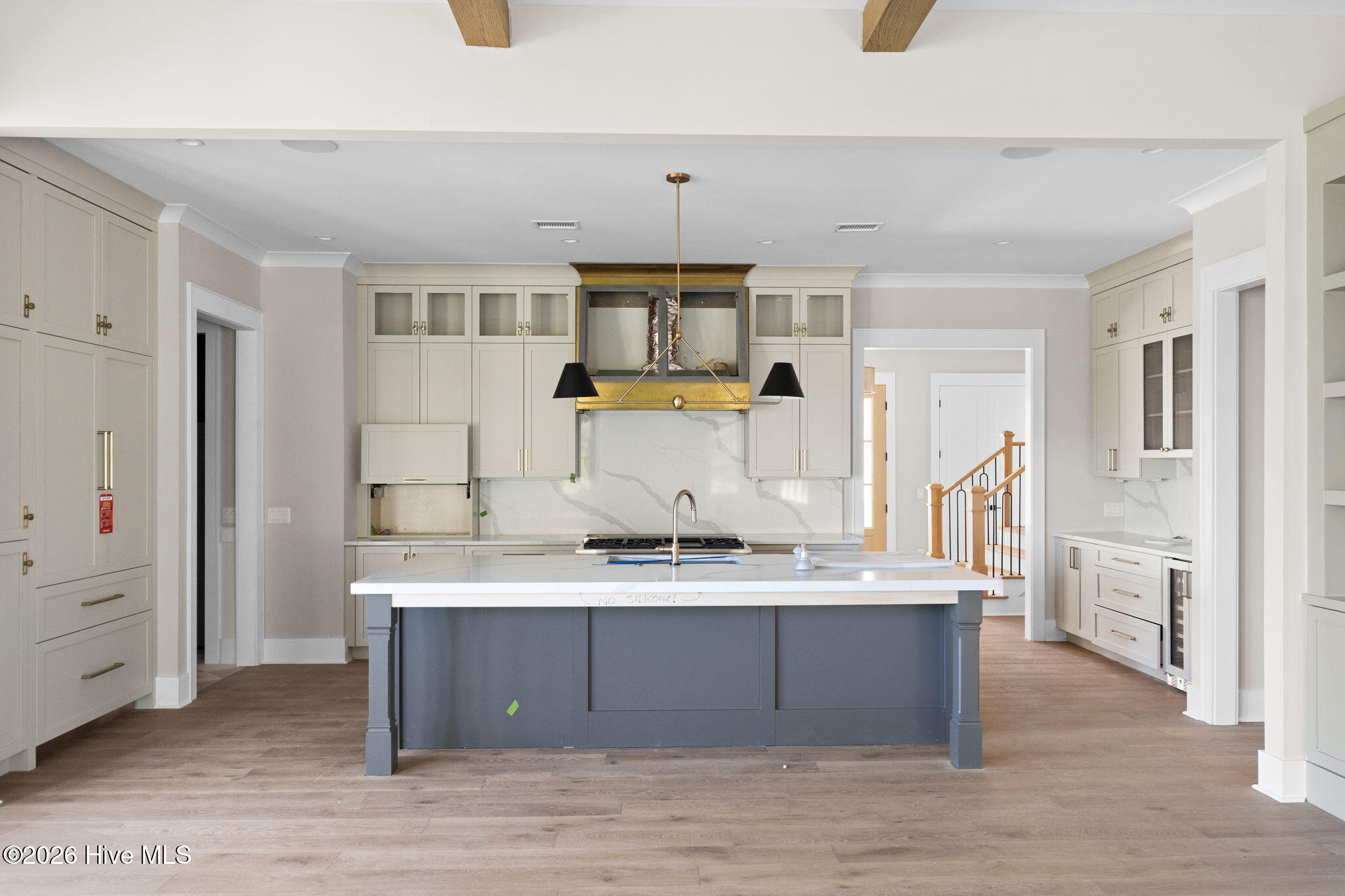 100536610 | Photo 25