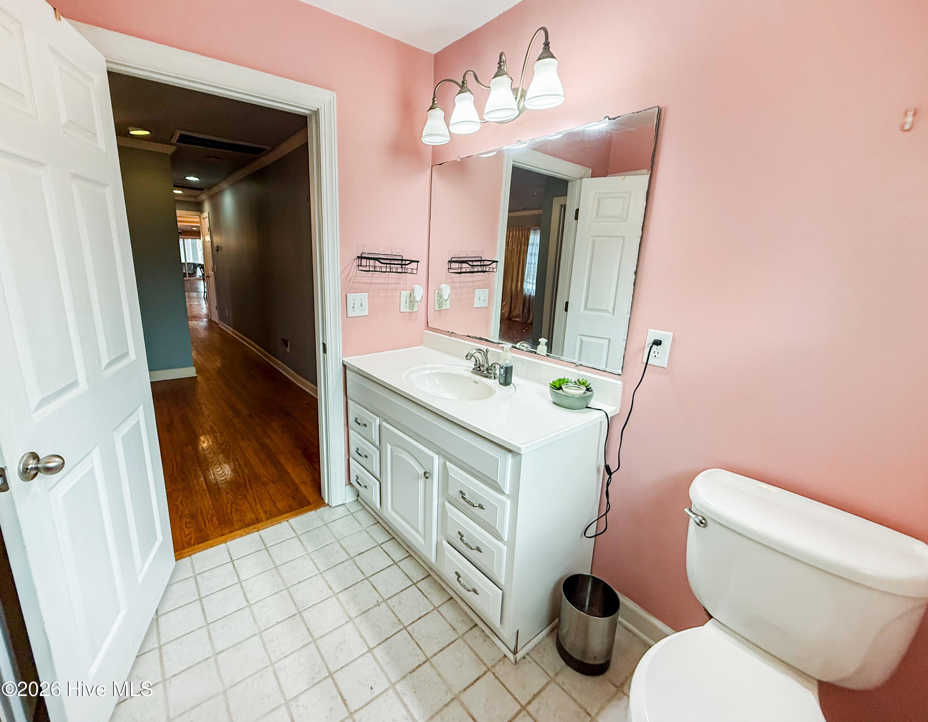 100547138 | Photo 20