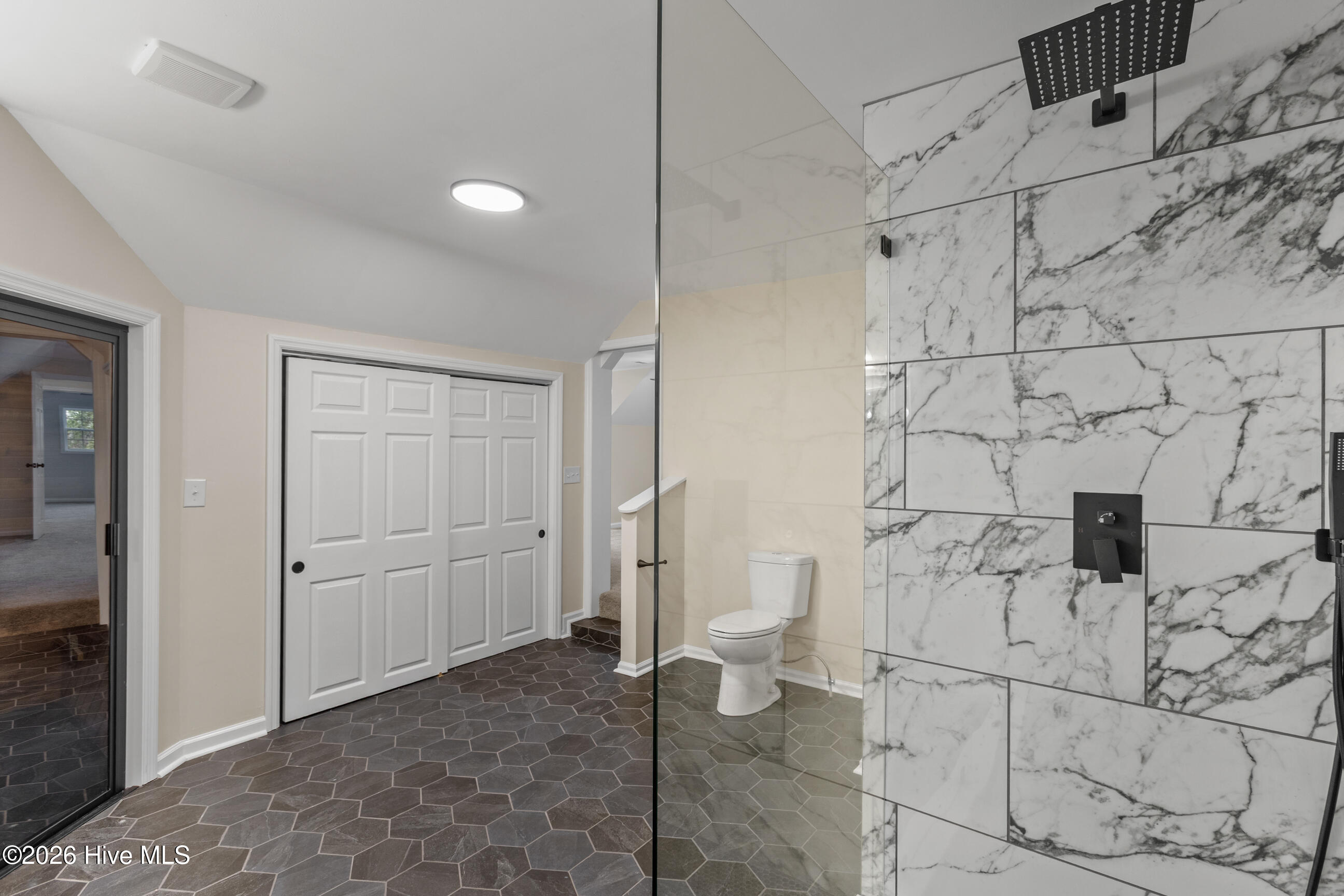 100558512 | Photo 28