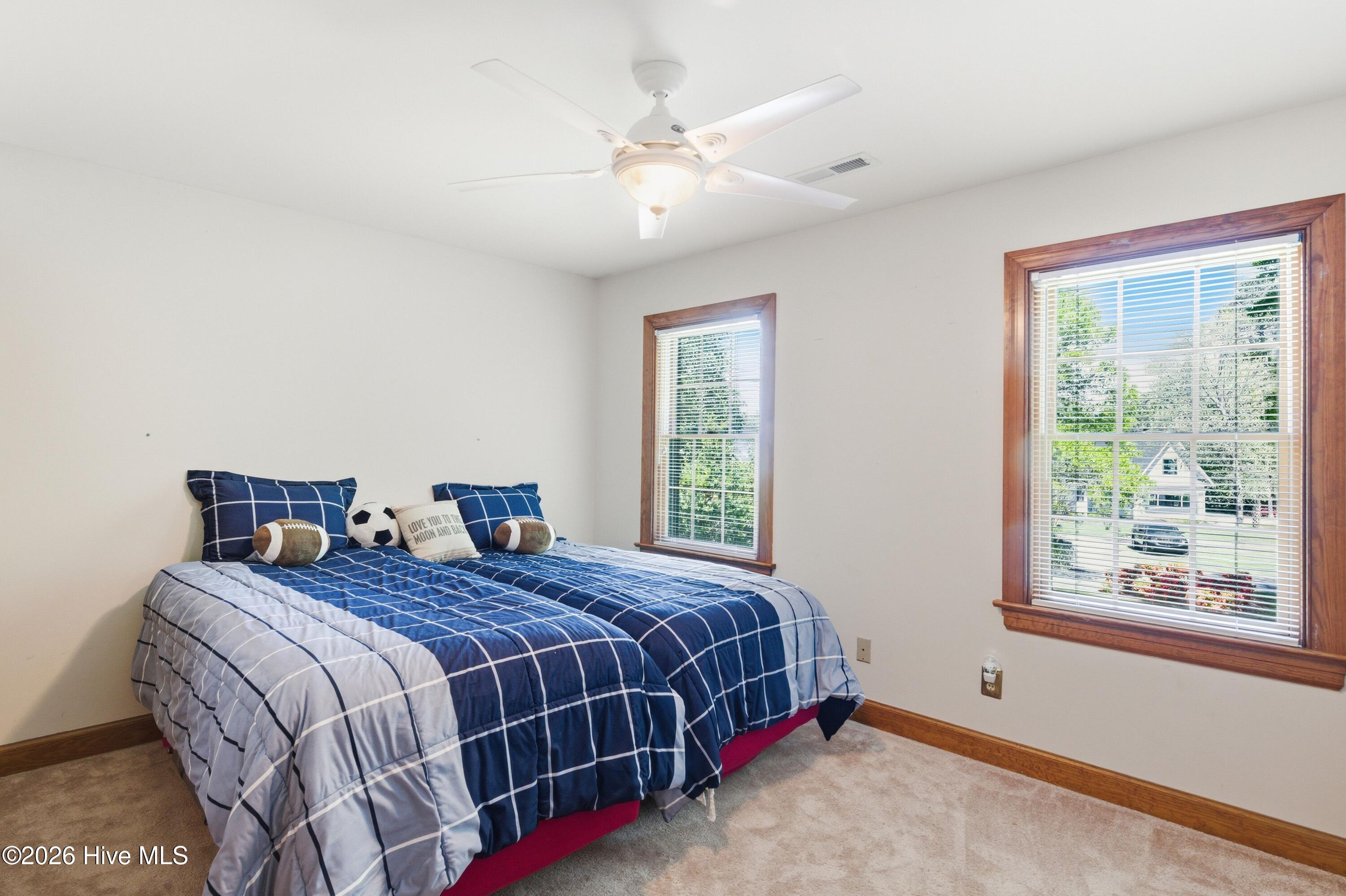 100566267 | Photo 31