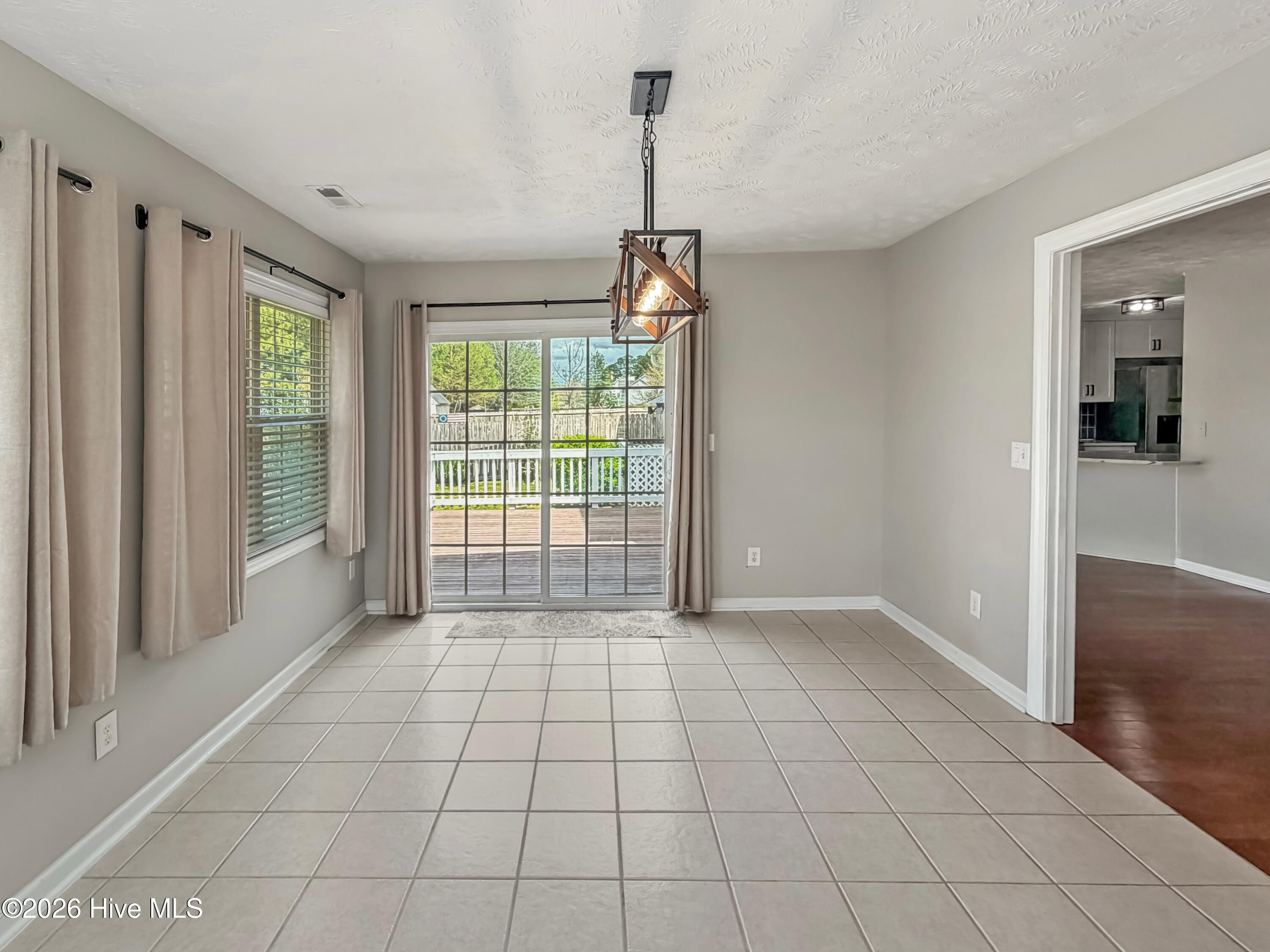 100564126 | Photo 15