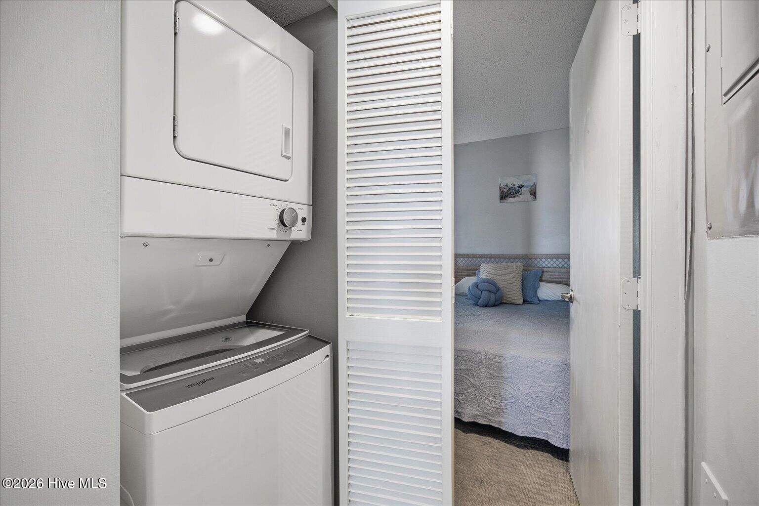 100561249 | Photo 16