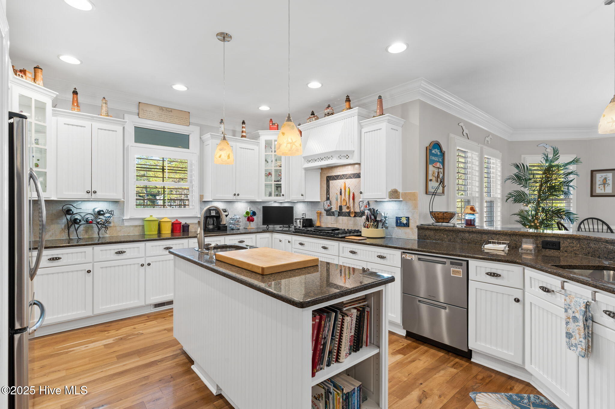 100544060 | Photo 16