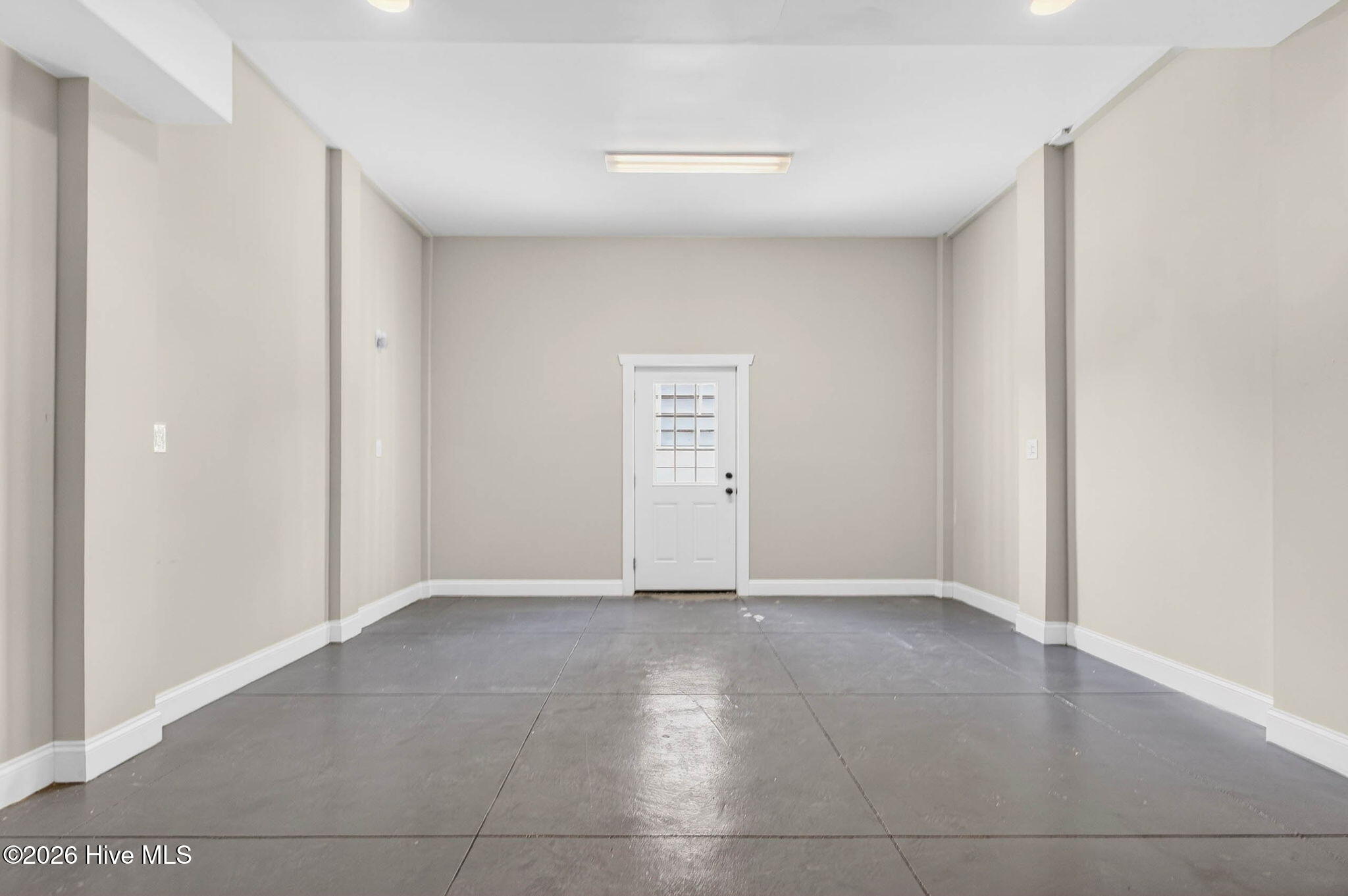 100563982 | Photo 63