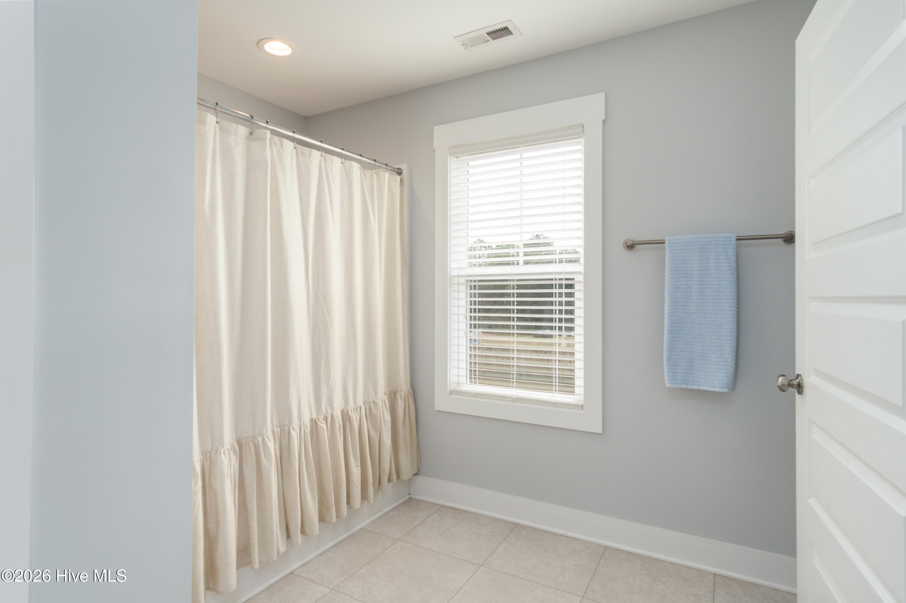 100558497 | Photo 35