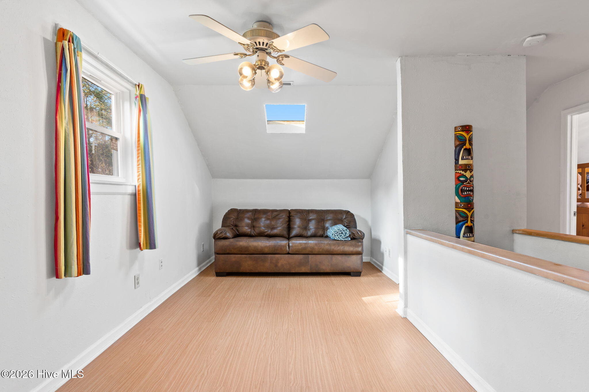 100548707 | Photo 32