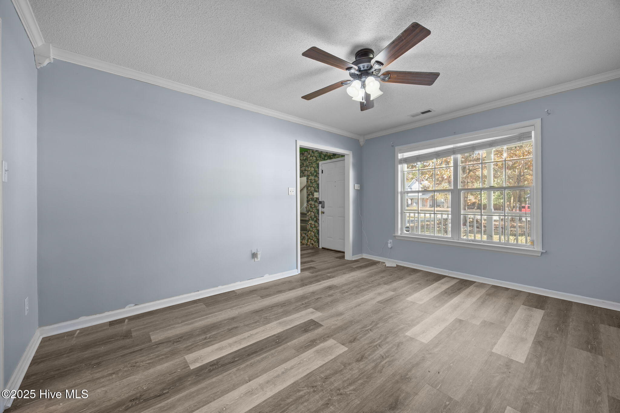 100541595 | Photo 13