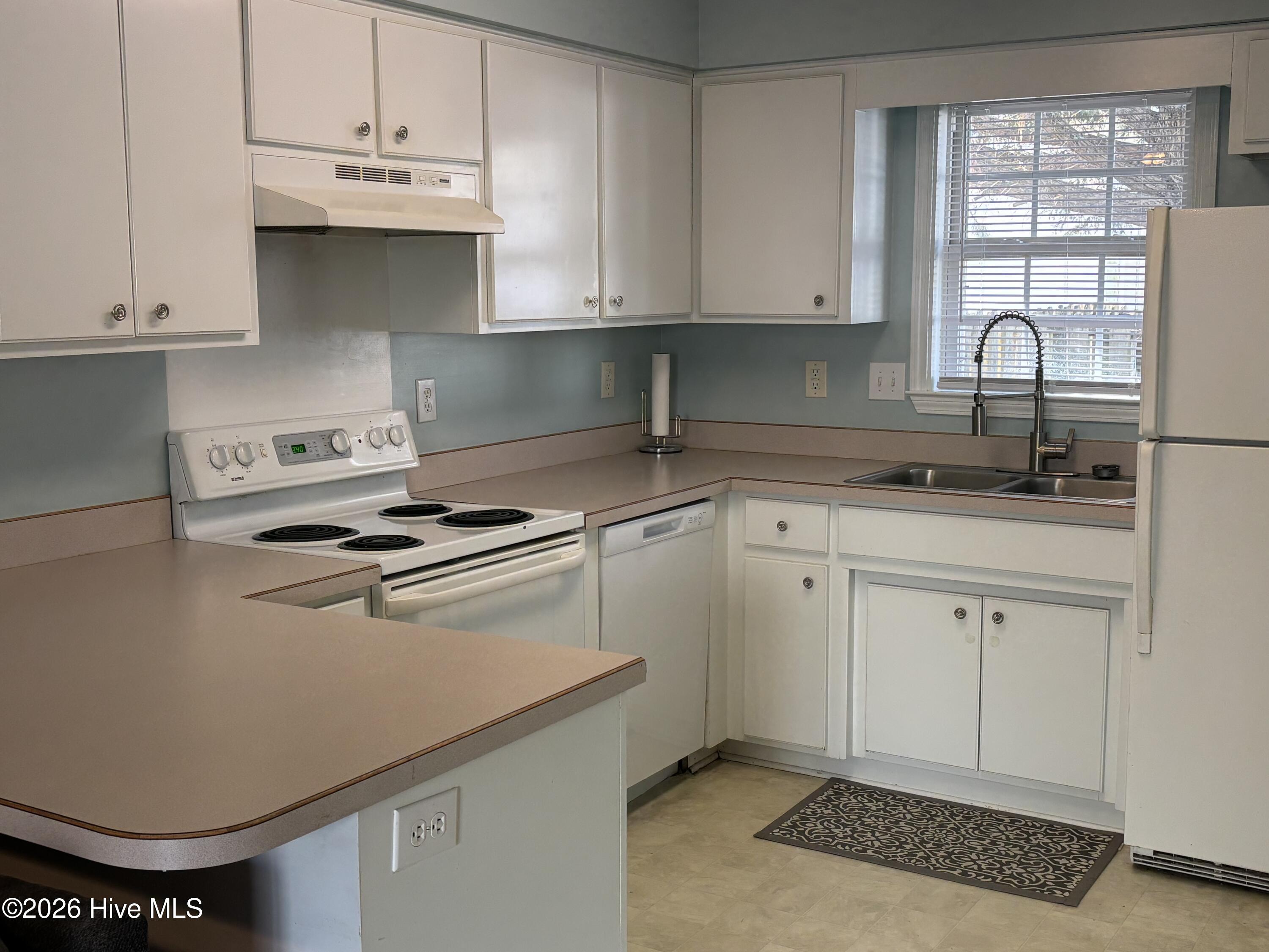 Homes for sale in New Bern, NC | 3716 Elizabeth Ave, New Bern, NC 28562 | MLS# 100557222