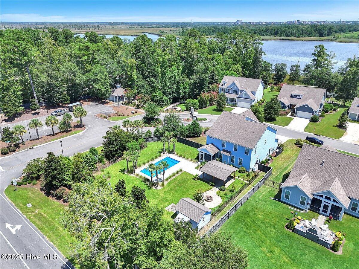 100523445 | Photo 92