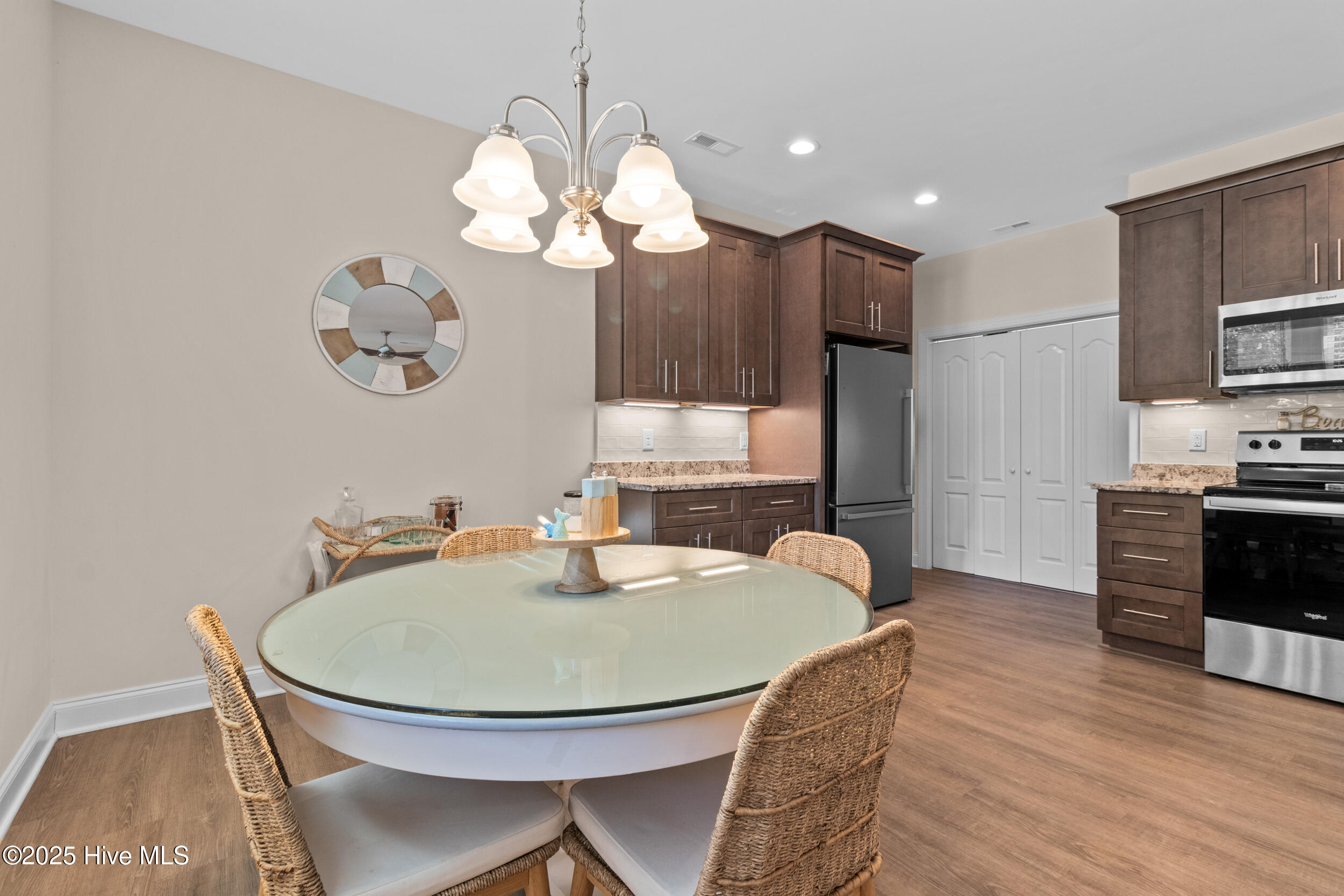 100537622 | Photo 15