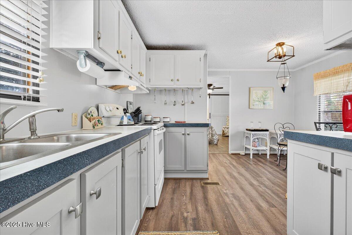 100534395 | Photo 17