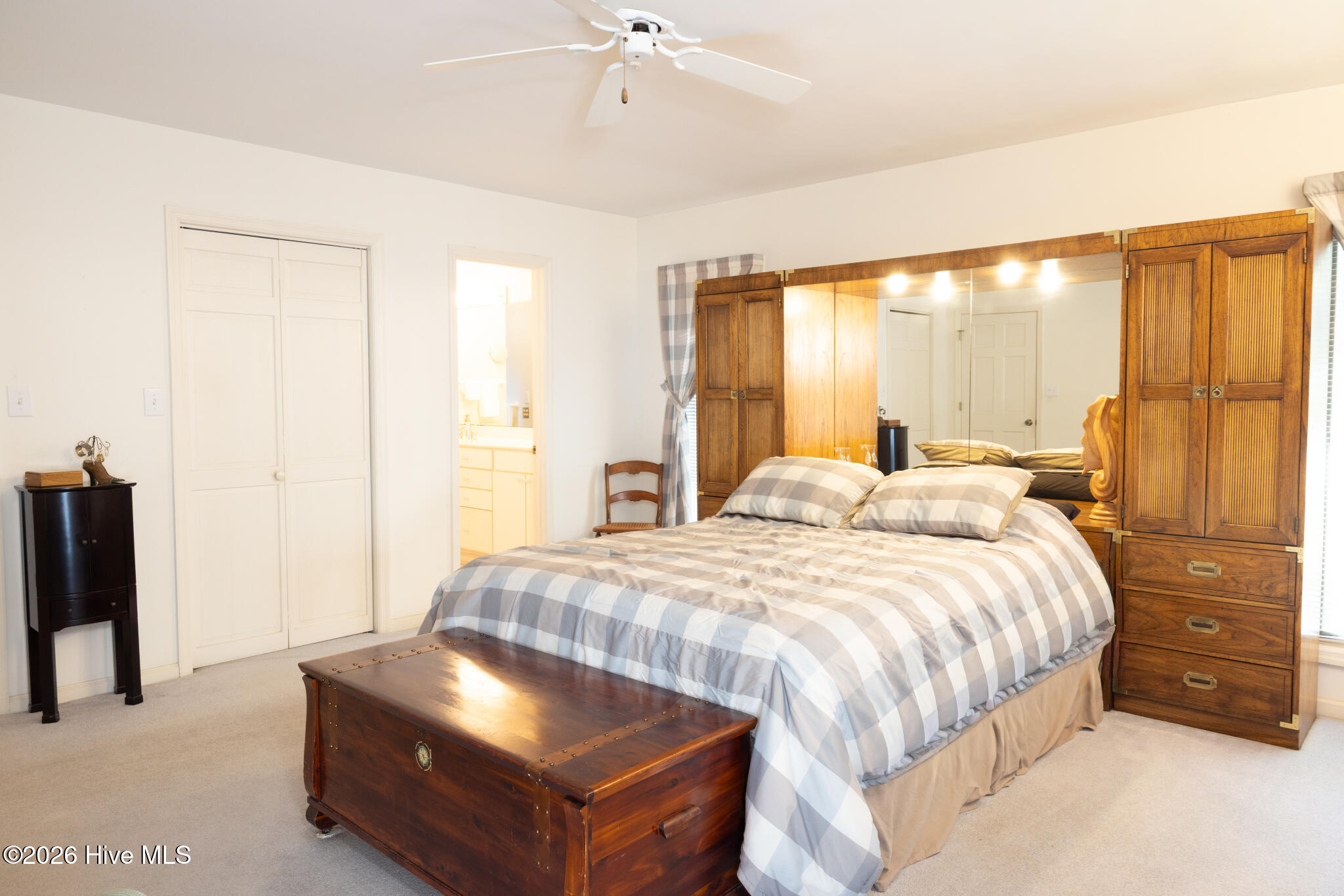 100547125 | Photo 22