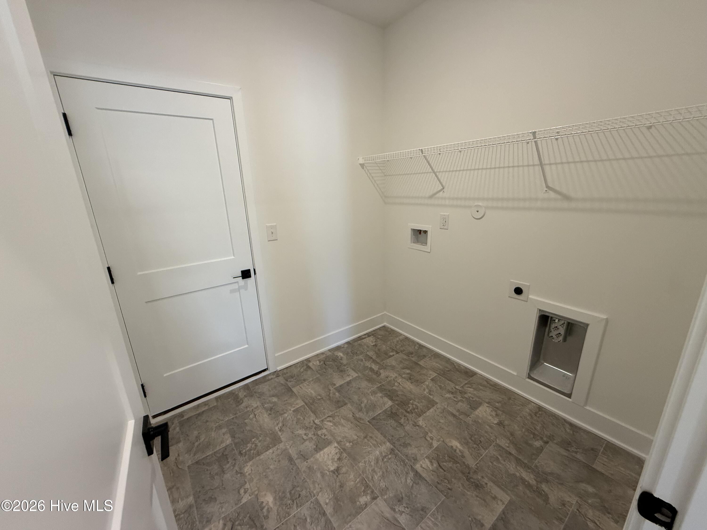 100546686 | Photo 32