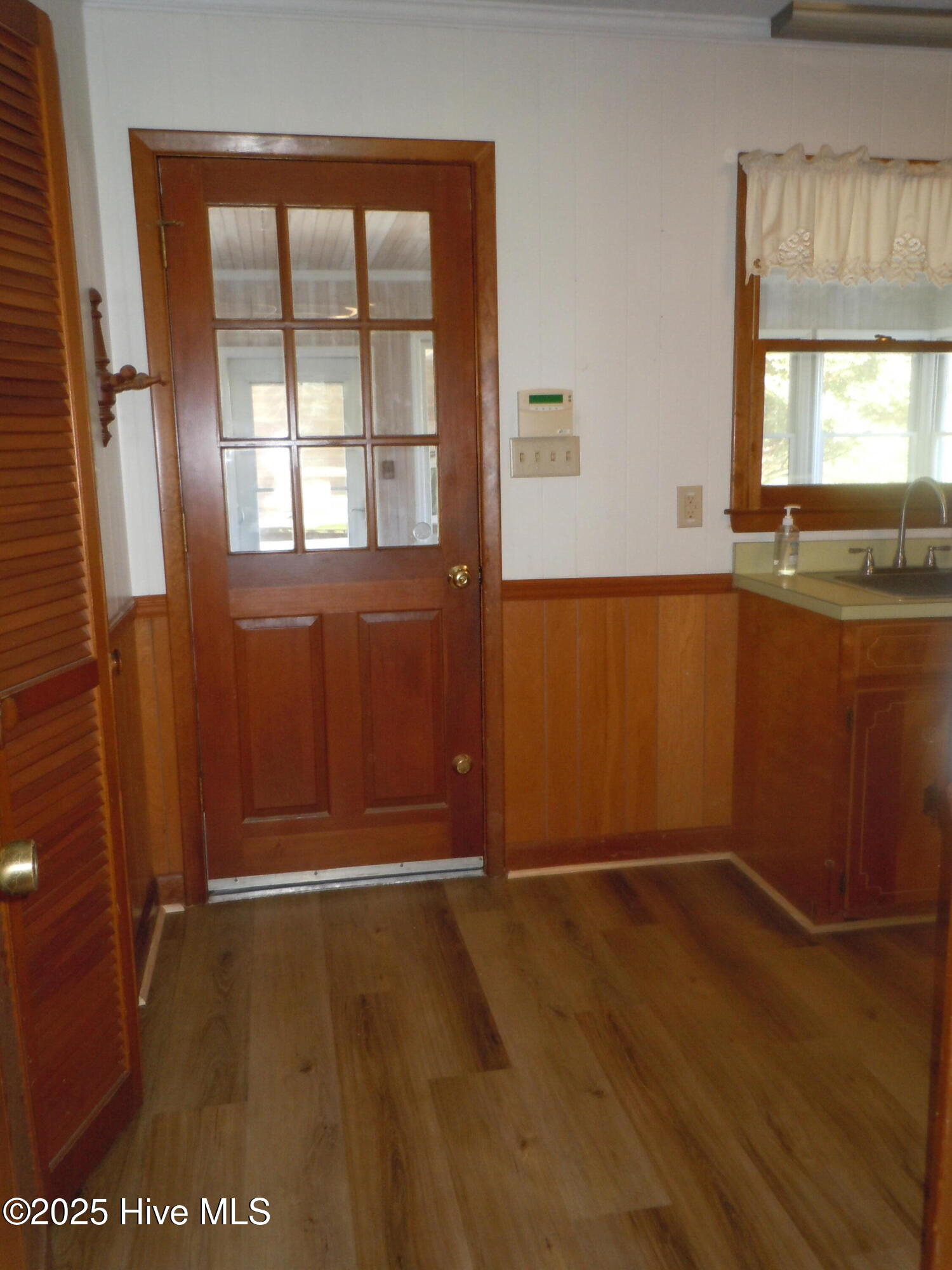 100533053 | Photo 65