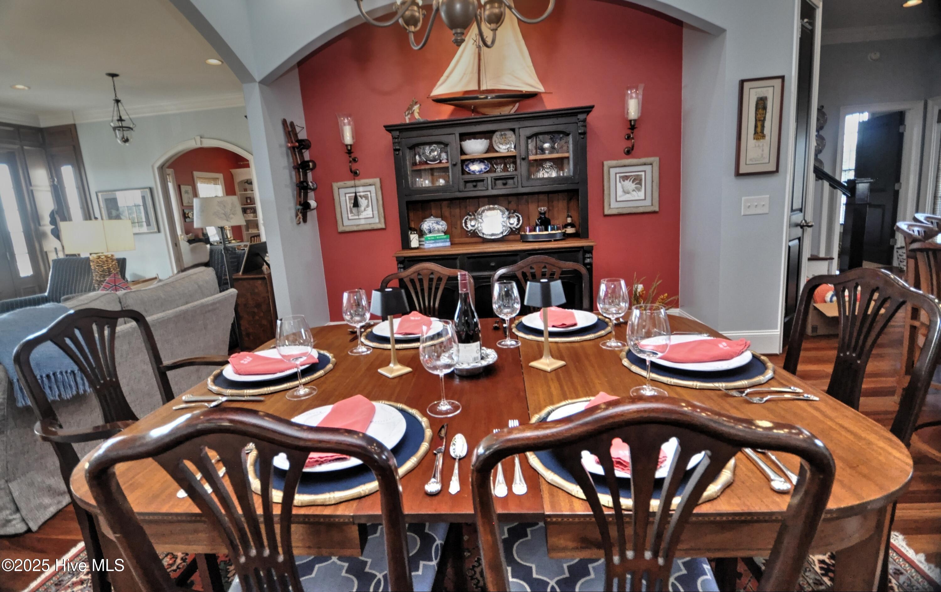 100537753 | Photo 14