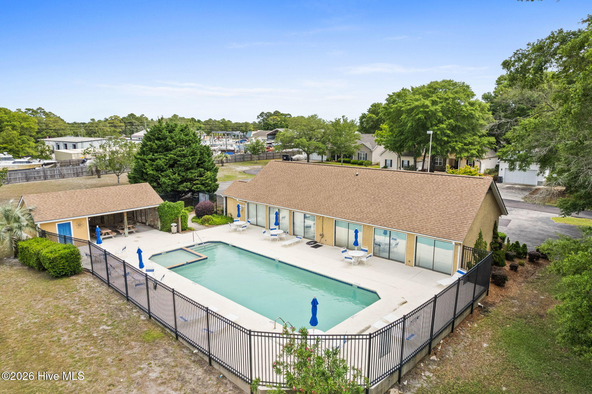 100525098 | Photo 61